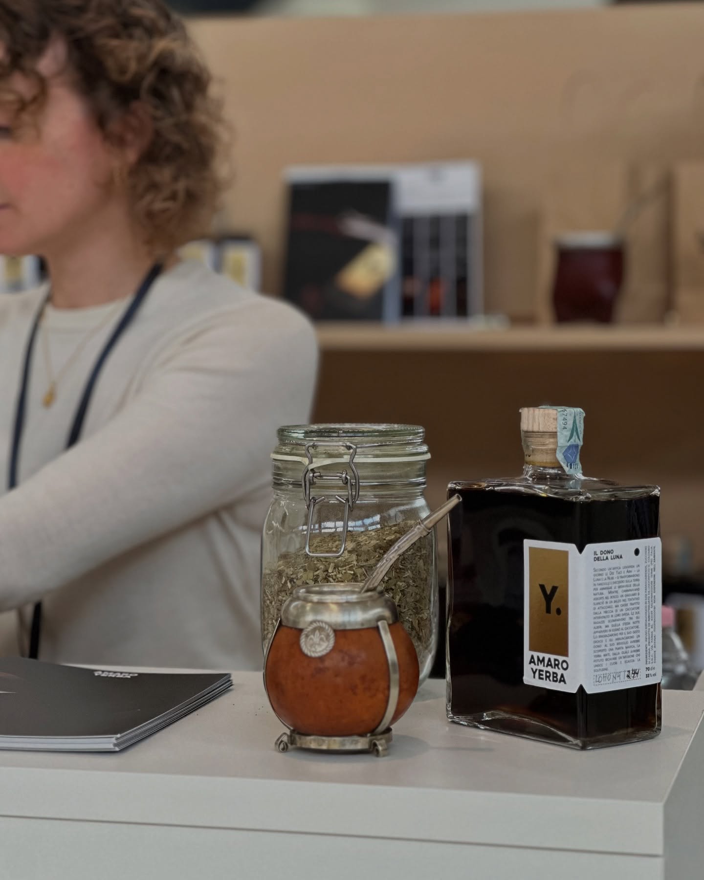 Prima giornata di Best Wine Stars.
É sempre entusiasmante conoscervi di persona e raccontarvi la passione che ogni giorno mettiamo in questo progetto.
Venite a trovarci domani e lunedì!
#bestwinestars #bestwinestars2025 #amaroyerba #yerbamate #amaro #amaroitaliano