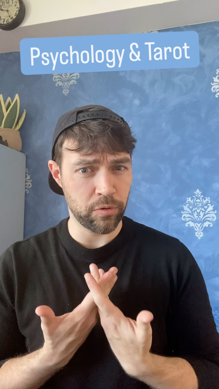 I know ghosts are sexier than psychology, but we really do need the latter when we’re doing cards 🥲 I wrote a blog about it, link in bio!
#tarot #tarotreading #psychology #toronto #torontobusiness #torontoentertainment