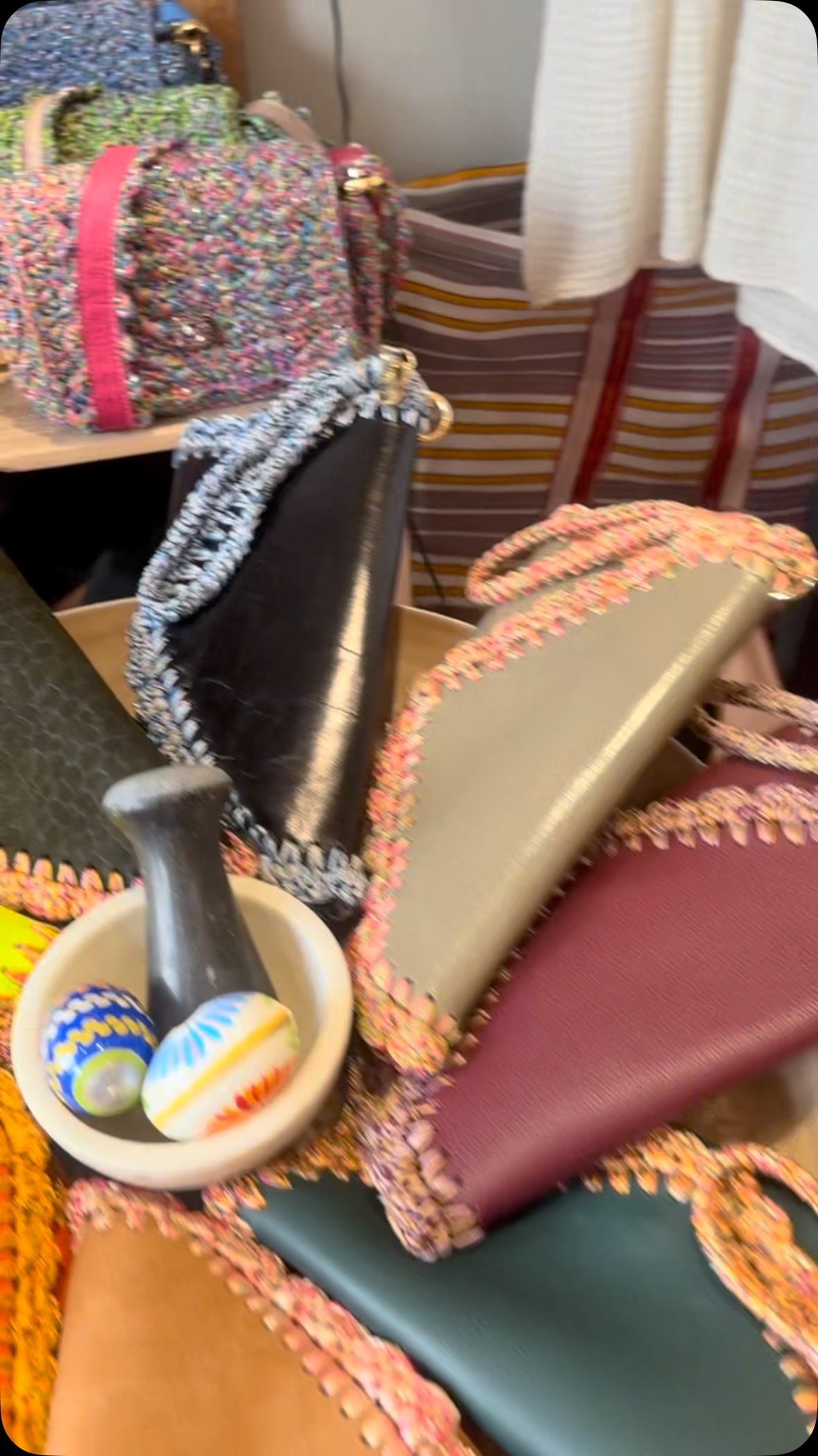 PopUp chez @bonnie.and.clyde.boutique
Jusqu’au 26 Mai 2025
#sacs #maroquinerie #crochet #madeinfrance❤️withlove #faitmains #handmade