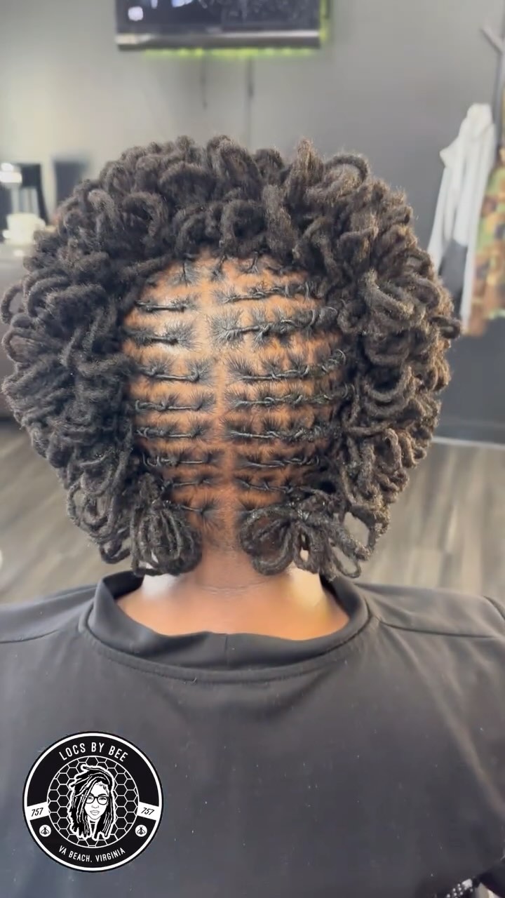🐝: So, what were we thinking today!?
My client: IDK, I just want it off of my neck.
🐝: Say less!
subscribe to the “HIVEblog” for free on my website* www.LocsByBee.com #LinkInBio
⠀
#LocsByBee #LocsByBee757 #StungByBee #LocdByBee #Locs #StarterLocs #Retwist #LocRepair #LocStyles #LocExtensions #PermanentLocExtensions #LocReattachments #KidsLocs #KidsLocStyles #MensLocs #MenLocStyles #WomensLocs #WomensLocStyles #LocsForWomen #LocsForMen #Loctician #VALoctician #757loctician #757locs #VaBeachLoctician #LocQueen #TeamLocs