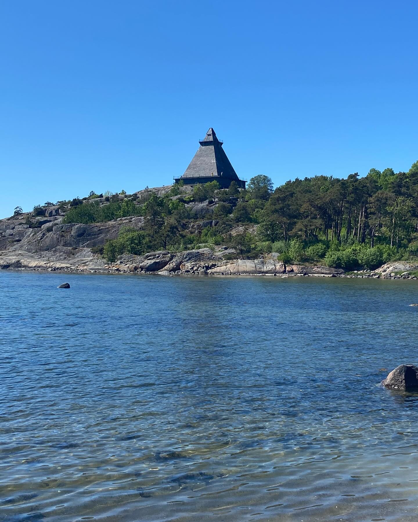 Sommerdag i Stavern☀️ #unescoglobalgeopark #geopark #unescoinorge #visitstavern #visitvestfold #larvikitt #kyst #kyststien_vestfold #svaberg #sommer #summerday #naturlovers
