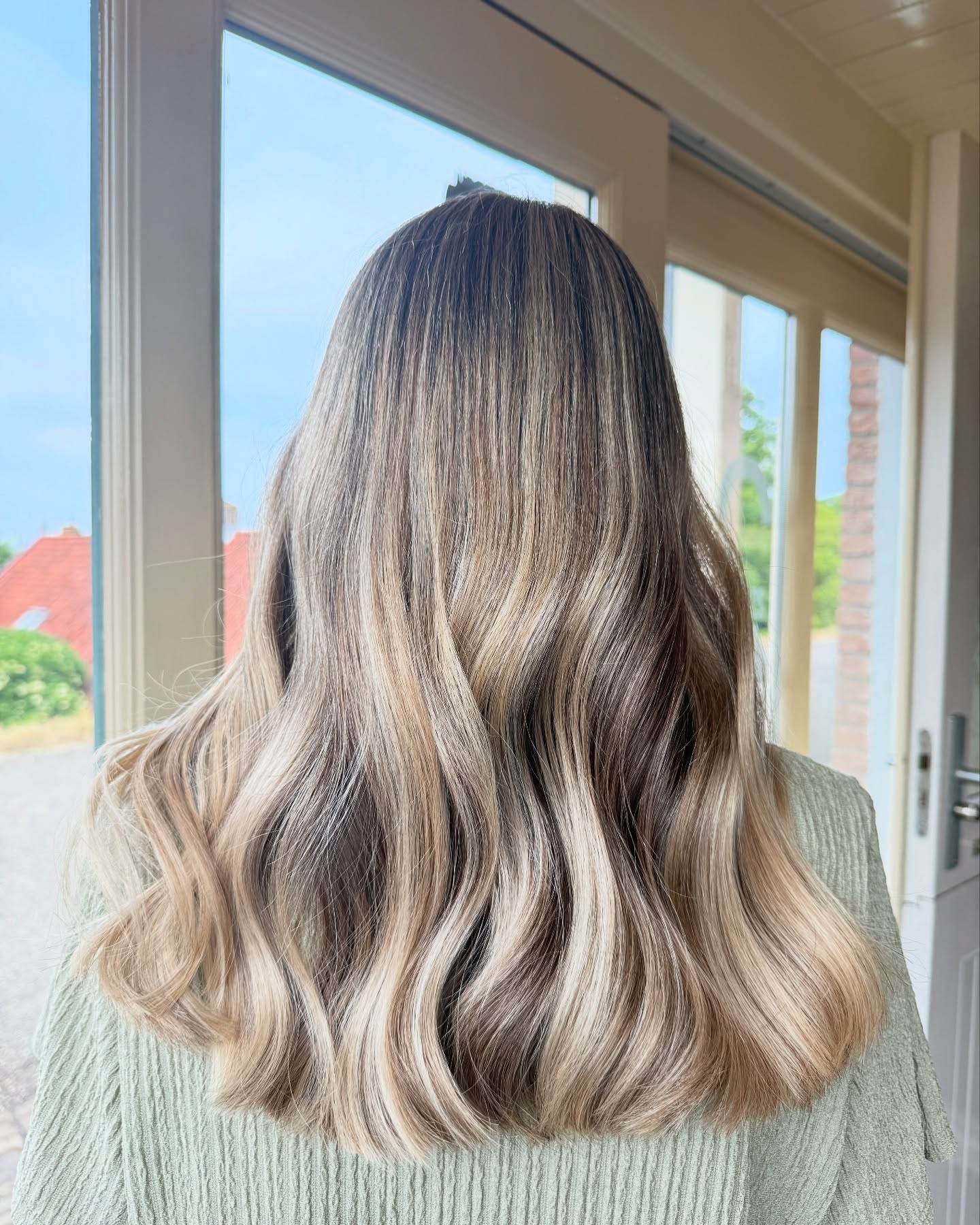 BIG CHOP AND 3/4 highlights🤍🤎
#newhair #newhaircolour #happycustomer #bigshop #redken #redkenbenelux #shadeseq