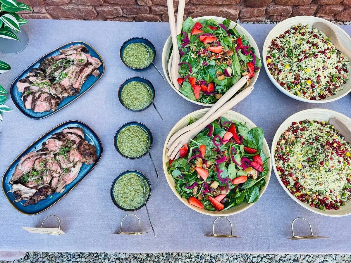 It was a busy week here for both @envie_catering and @thecruisingkitchen ! Here’s a few pictures from yesterday’s BBQ christening (taken by @bobbiechrista__ ): seam bream and lamb shoulder with colourful salads.
#sustainablecatering #catering, #food, #foodie #localbusiness #familybusiness #privatecatering #eventcatering #christening #bbq #organicmeat #sustainablefish #affordablefood #familyevent #wedding #privatedining #privatechef #cateringdevon @fooddrinkdevon @fordmorefarmshop @fishes_exeter