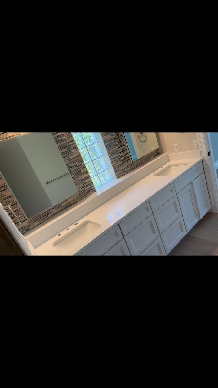 Contact us today at (813) 391-0764 and let’s bring your vision to life.
#QuartzCountertops #KitchenRemodel #ElegantMarbleAndGranite #QuartzDesign #StoneExperts #HomeInspo #ModernKitchen #CustomCountertops #QuartzKitchen #TampaStoneExperts #KitchenUpgrade #ElegantDesignCorp #DreamKitchen