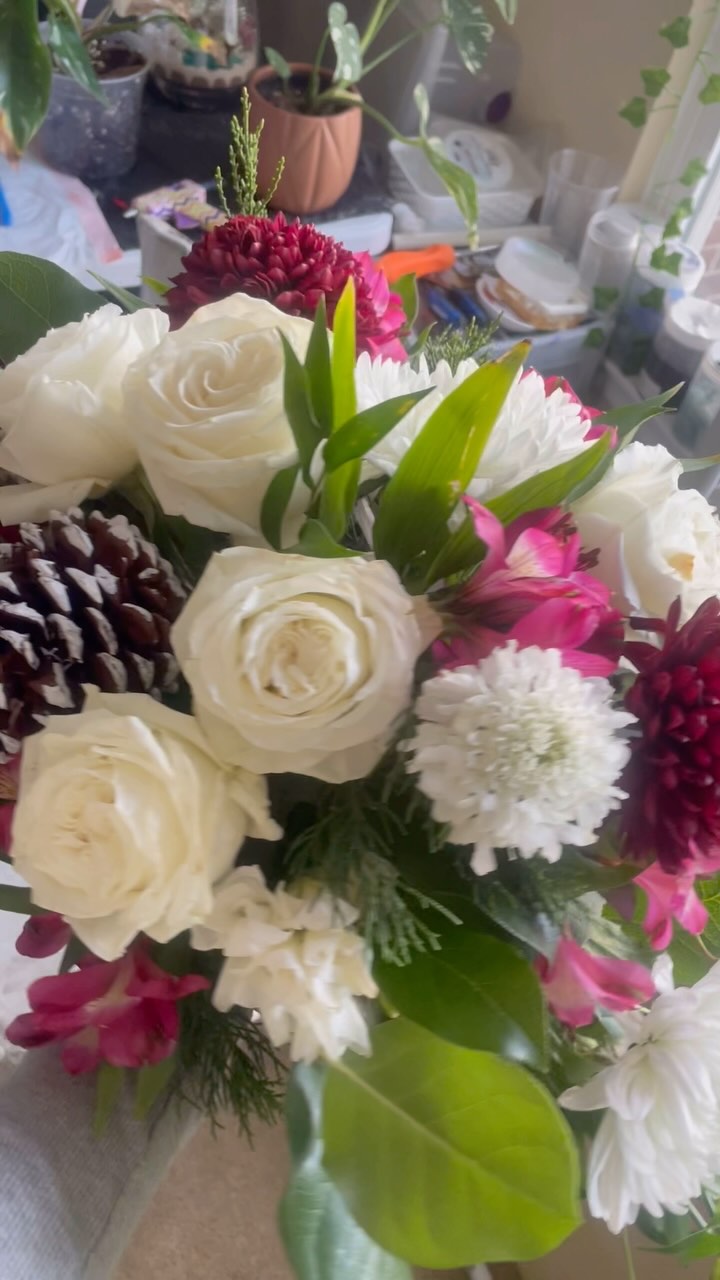 spring wedding season is among us & this is your reminder that it’s never too late to book your resin floral preservation to keepsake your florals forever. 🌸
whether it’s a bridal bouquet, a bridesmaid bouquet, a boutonnière or table arrangements, I’ll create a one of a kind piece filled with memories just for you & your loved ones. 🫶🏻
interested? shoot me a message!
#resinfloralbouquet #weddingkeepsake #floralpreservation