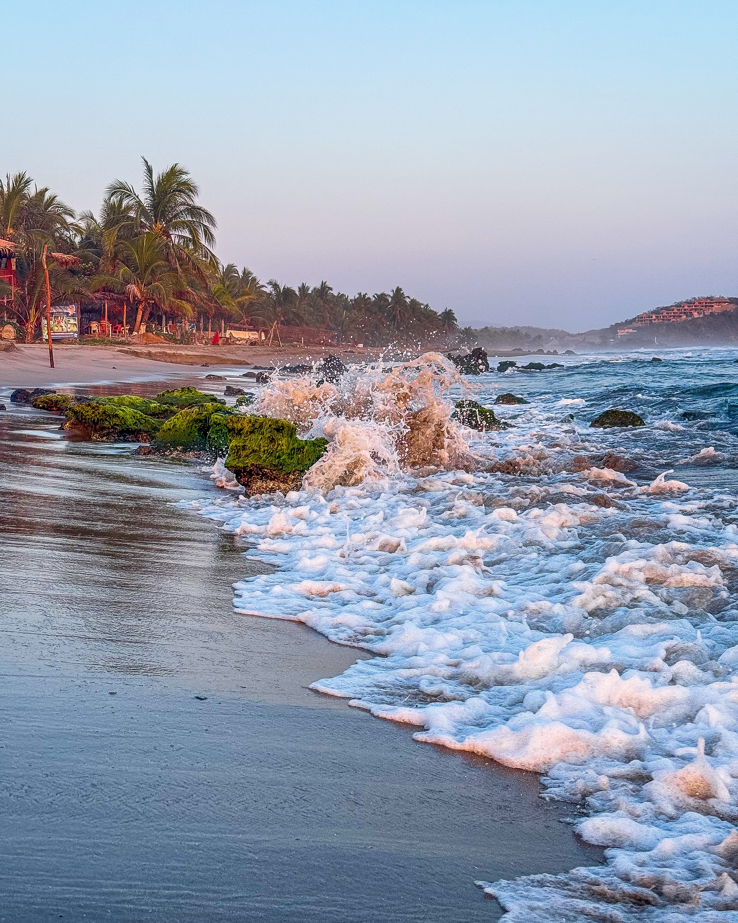 What day is it? No clue.
Just me, the sun, a salty breeze, and nowhere I have to be.
This kind of freedom hits different.
#TronconesVibes #FreedomFeelsGood #BeachDaysUnplugged #SaltAndSun #NoPlansJustPeace #CarefreeLiving #CoastalEase #OceanStateOfMind #BarefootAndFree #simpledays