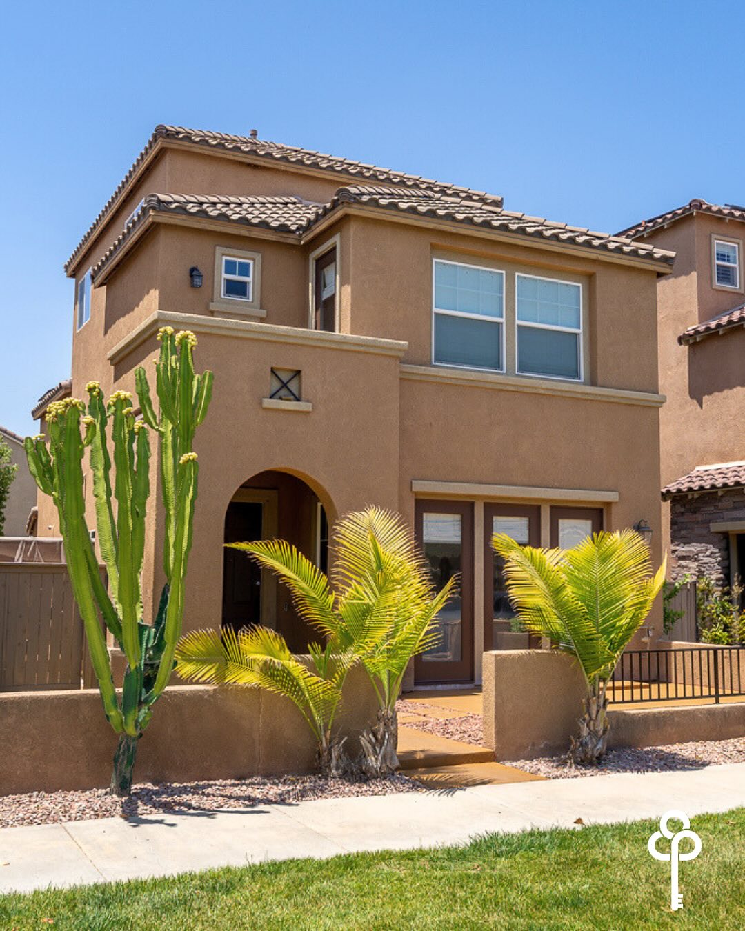 🏘️3 Stories of Style in Otay Ranch
Broker Preview — You’re Invited!! 🥯☕️
Join us Wednesday the 21st at 10AM–12PM for light bites, sips, and a tour of this spacious, upgraded residence with dual primary suites and refined finishes throughout.
—
Key Features:
• Three-story floorplan with two primary suites
• Modern upgrades including Quartz countertops, new luxury flooring, and designer finishes throughout
• Open-concept kitchen with a spacious island, pendant lighting, and a built-in beverage fridge
• Dual-zoned AC, attached 2-car garage, and a private front patio
• Third-floor suite ideal for long-term guests, remote work, or a private retreat
• Primary bedroom features a balcony, walk-in closet, dual sinks, soaking tub & glass-enclosed shower
• 💸 Seller is open to rate buydown and/or closing cost help
—
📍1686 Pember Ave, Chula Vista
🛏 4 Beds | 🛁 3.5 Baths | 📐 2,508 Sq Ft
Listed exclusively by Peraza Real Estate
@leslieperazarealtor @luisperazarealtor @angeloperazabroker
Leslie Peraza. Luis Peraza. Angelo Peraza.
619.920.5630 | 619.920.7345 | 619.755.1076
DRE 01426666 | 02118046 | 02245695
Finest City Homes