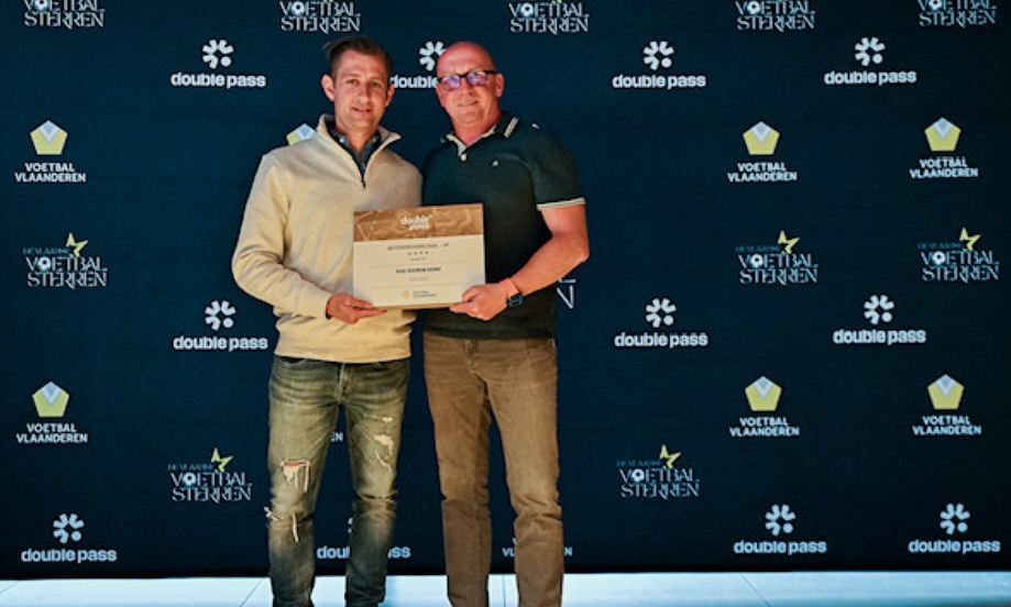 Vorige week gingen onze jeugdverantwoordelijke en voorzitter het kwaliteitslabel dat we haalde in ontvangst nemen.
2025-2027 ⭐️⭐️⭐️⭐️ Quality Club IP
Bedankt aan iedereen die hieraan bijgedragen heeft. Samen staan we altijd sterker, niemand kan het alleen.
One team, One dream!
En ondertussen blijven we hard werken om nog beter te worden, nog harder te investeren in het talent waar we mee mogen werken en blijven we groeien!
#kskekerendonk #hierrijpttalent #investeren #ontwikkelen #growthmindset #focus #determination