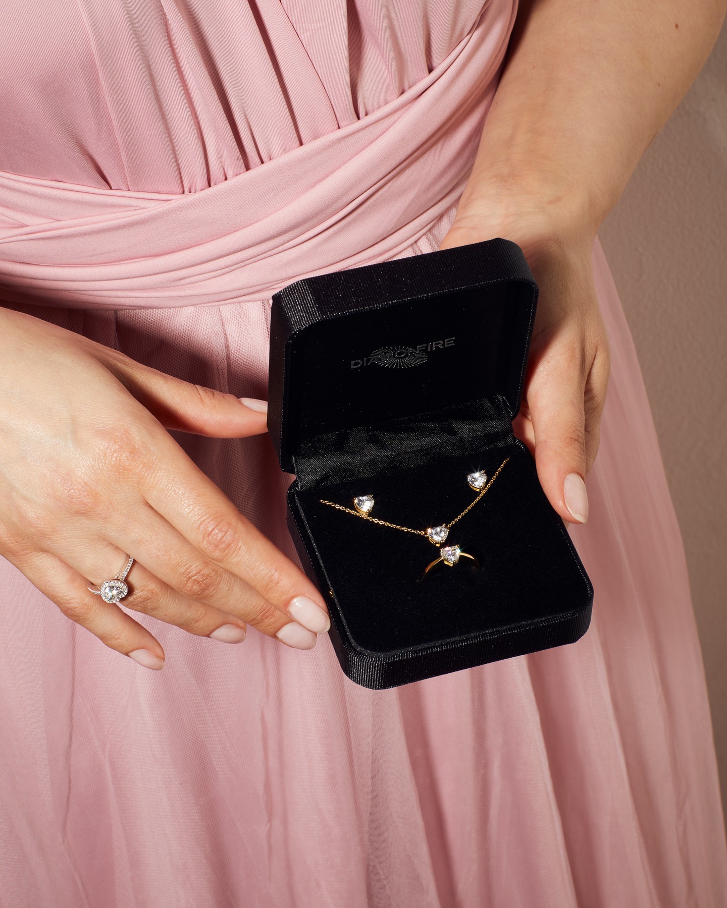 Looking for unforgettable gifts for your bridesmaids? Commemorate a special moment together with everlasting Sparkle from Diamonfire ✨
#DiamonfireJewellery #AffordableLuxury #Diamonfire #DiamonfireUK #BridesmaidGift #2025Wedding