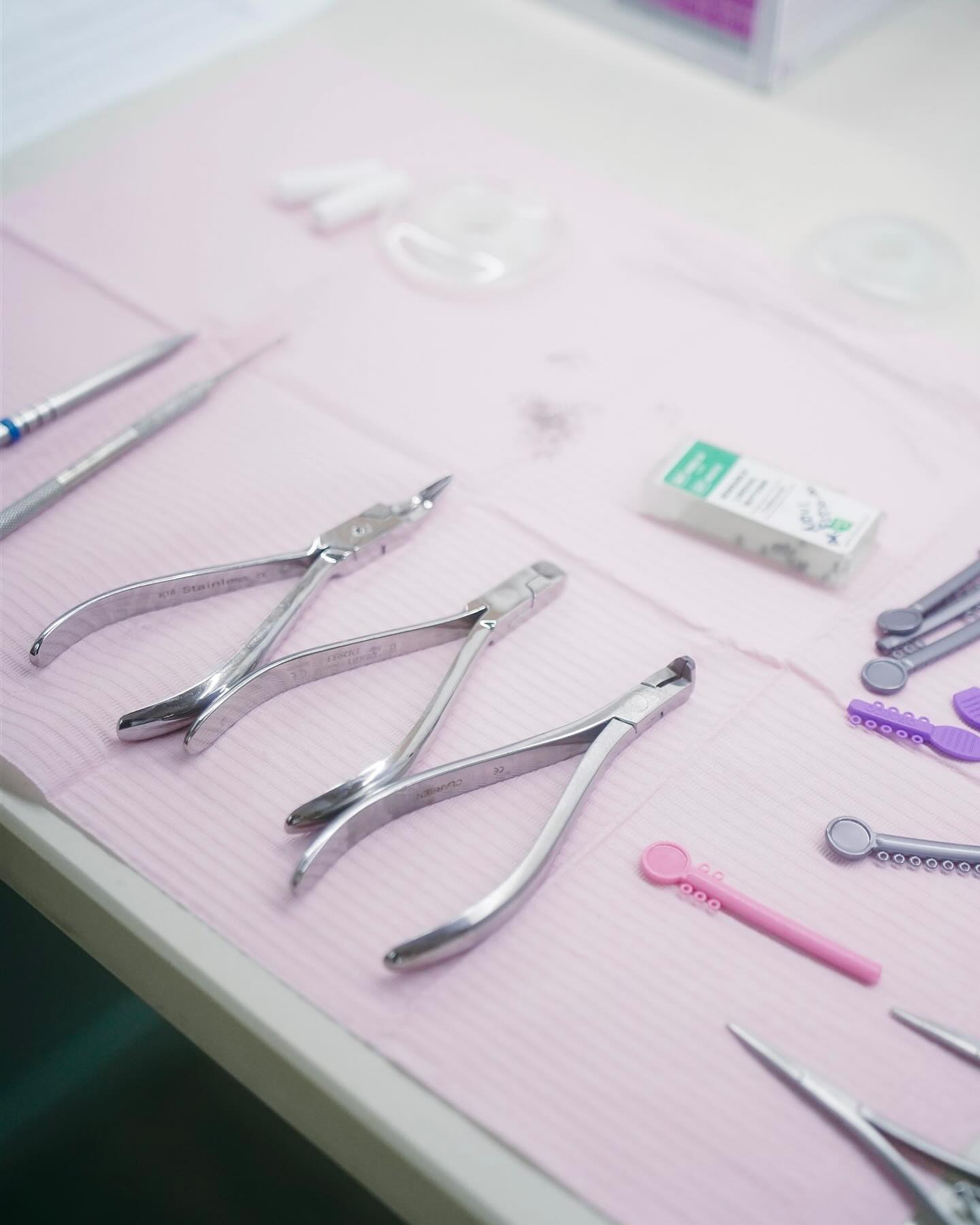 Tot a punt per començar la setmana amb energia i bon peu! 💪🌿
A Karpura, cuidem de tu des del primer somriure.
Feliç setmana a tothom! 💙
#Karpura #OdontologiaIntegrativa #BenestarDental #IniciDeSetmana #SomriuresQueCuiden #SalutHolística