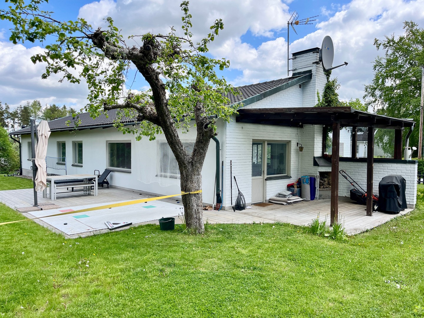 UTHYRNING
Nyrenoverad villa i TĂ€by â uthyres lĂ„ngtids!
⚠4 sovrum, öppet kök, vardagsrum med öppen spis & uteplats under tak
đ Badrum + duschrum + gĂ€st-WC
đ Dubbelgarage
Hyra 33 000 kr/mÄn | Omöblerad
đ VintervĂ€gen, TĂ€by
đ© Intresserad? DM för visning!
#hyrahus #TÀby #villaförhyra #nyrenoverat #lÄngtidshyra #familjevilla #passionforhomes