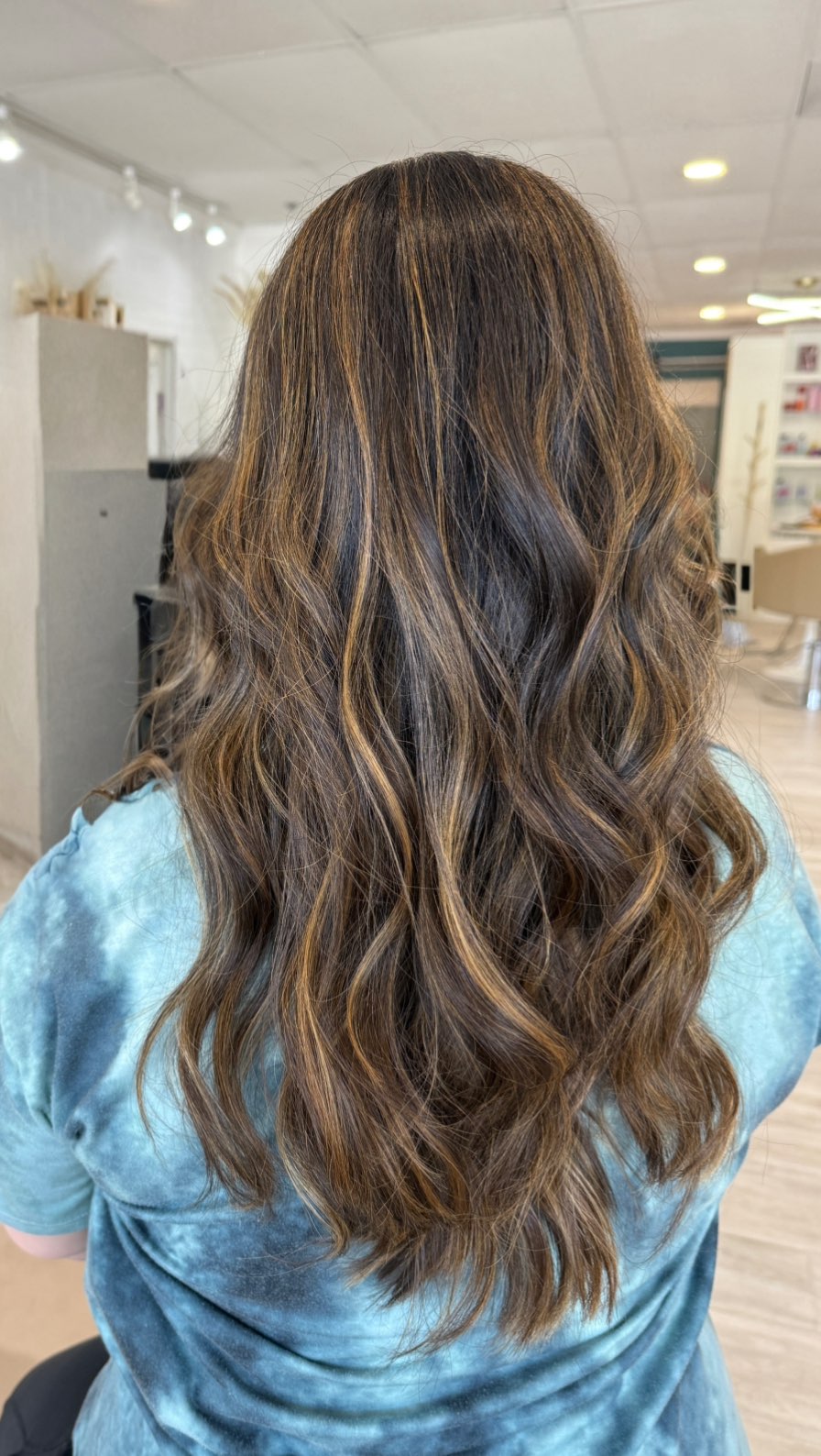 Come with me on my first day at my new salon home in Woodbridge, VA
New clients enjoy 20% off their first appointment
Book now. Relax later. Link in Bio.
📍 13200 Marina Way Unit 104A Woodbridge, VA
#balayage #blondehair #behindthechair #blondespecialist #vablondespecialist #novahairstylist #novablondespecialist #novadimensionalblondespecialist #dimensionalblonde #babylights #redken
#vahairstylist #quanticohairstylist #haircut #woodbridgehairstylist #layers #caramelbalayage #redken #brunette #redkenshadeseq #expensivebrunette #brunette #greyhair #silverhair #greyblending #dimensionalbalayage #staffordhairstylist #fredricksburghairstylist