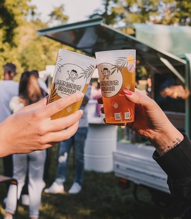Une première pour nous un festival: Mamamia Fest, une magnifique organisation avec @qlfevents @qlf_magazine Tellement magique pour passer un moment avec nos enfants, créer des souvenirs, et de la convivialité pour les papas et mamans 🍻