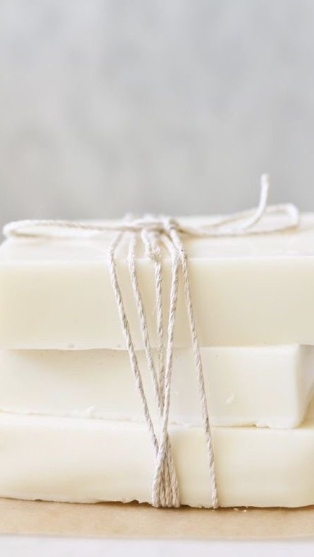 Three bars. 🤍
Three stories carved from earth, oil and care.
Each one poured slowly, stirred gently and crafted purposefully for skin that longs to breathe.
Bare comfort - silent, pure and deeply nourishing.🌱
Soft stem- Graceful, floral and beautifully feminine.💐
Honeybush-Warm, golden and richly soothing🍯
This is soap, reborn.
Honest, Humble and deeply healing.
Available soon!
#barenaturals #poeticskincare #slowbeauty #tallowsoap #naturalelegance #comingsoon #tallow #tallowbalm #cleanbeauty #tallowskincare #barenaturals #explorepage✨ #explorepage #instgram #nourishfromnature