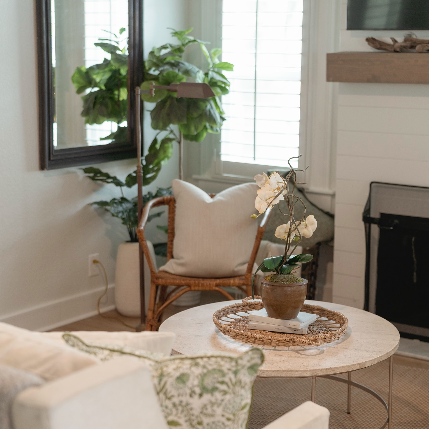 Behind every project is someone who makes it all happen — Our In-House Designer & Operations Manager, @salembrieske, has a hand in every detail of our kitchen and bath remodels. 🛠️✨
From the first vision board to the final shelf styling, Salem brings thoughtful creativity and functional beauty to every project. Her design expertise ensures that every space we touch not only looks stunning — but feels intentional, cohesive, and completely you.
Swipe through to see a few of our favorite styled spaces and get a glimpse of the magic she brings to each remodel.
Whether it’s tile selection, layout planning, or finishing touches, having an interior designer involved from the start is a total game changer.
📸 Photos 1 & 2 by @thestudiomagnolia
Photos 3 & 5 by @karen_wernert_studio
🏠 Built by Owen & Co. Homes
#KitchenRemodel #BathRemodel #InteriorDesign #OwenAndCoHomes #HomeRenovation #StyledSpaces #BeforeAndAfter #DesignBuild #TampaHomes