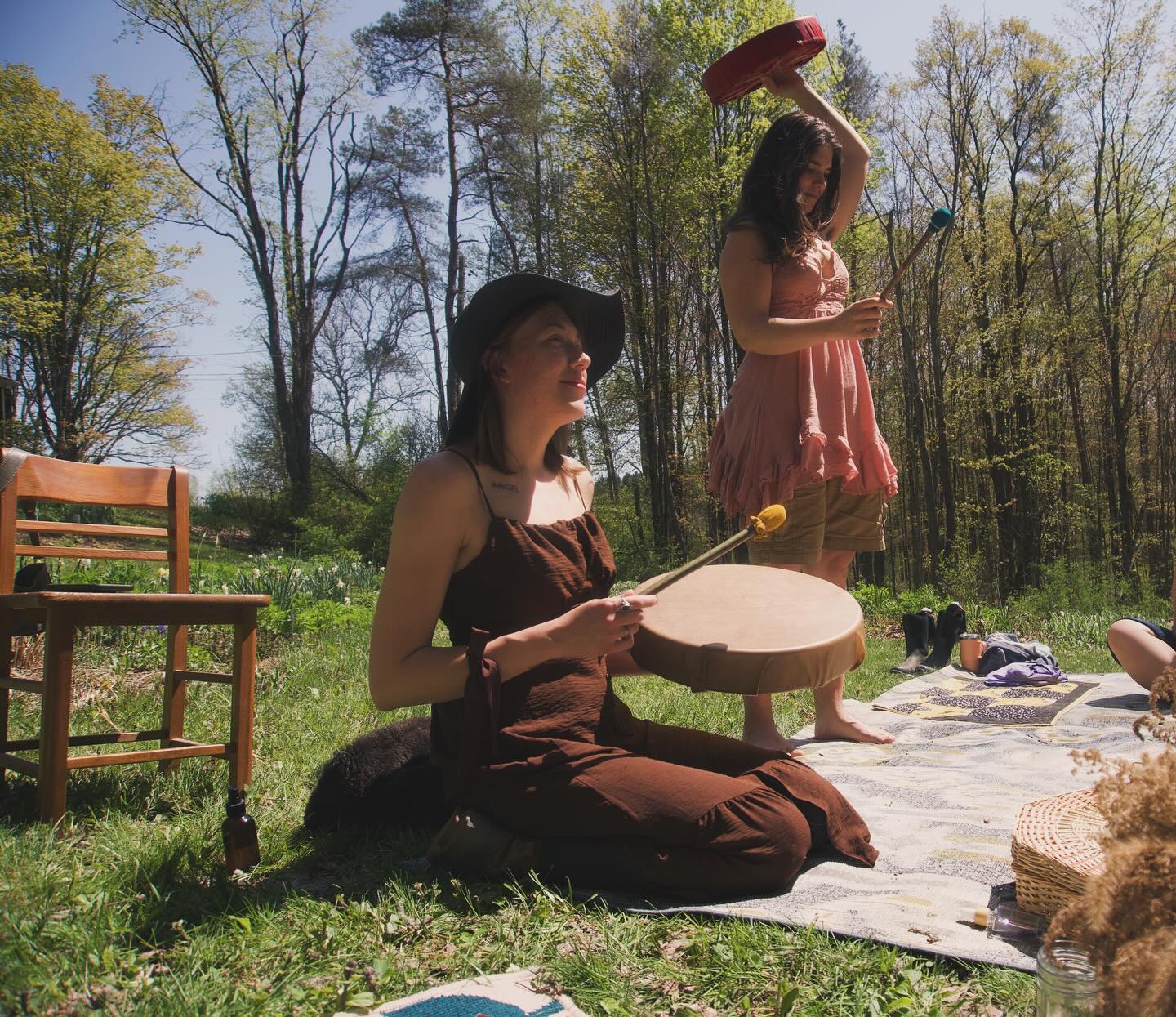✨we are the promise of the prayers of our mothers & the long line of mothers before them ✨
Our Mother’s Day Wombyns Circle was peaceful and protected 🌸🌺
thank you to all who came to grieve, celebrate, to be heard & seen, to dance & surrender & rise & remember —-
to play & pray, to be together this Scorpio Full Moon
thank you to mama cacao for your love
thank you to @highlandspringsfloral for allowing us to gather in your sacred space, we look forward to next moon’s circle amongst the flowers too! 🐝🩷
thank you to @altar.ritual.arts for your midwifery of our ceremony drums 🌹🌹
& to all of the energies supporting us, both seen & unseen
& to all of those who have come before us & will come after us,
we honor you