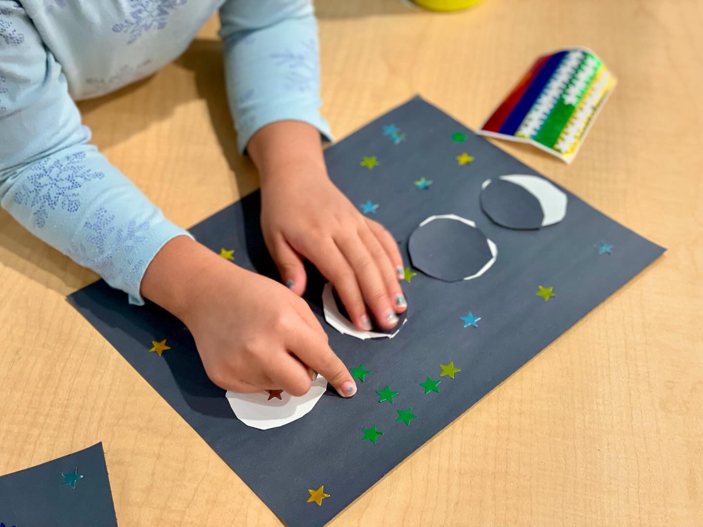 Phases of the Moon Art Project 🌙
Today, we learned about the phases of the moon and created these fun night sky artworks! In my K-2nd class, we focused on the full moon, new moon, and waxing/waning crescents. Cutting out the shapes helps little artists build dexterity, and they loved decorating their skies with star stickers!
I used a flashlight and two ping pong balls to demonstrate how the earth casts a shadow on the moon, read a few books on the moon and night sky, and they left excited to show their parents what they learned! Science + Art = Fun!
All You Need for the Art:
Construction Paper
Scissors and glue sticks
Star stickers
All You Need for the Science:
Library books
Flashlight and 2 balls
.
.
.
#homeschoolfamily #homeschoolkids #artandscience #homeschooling #unschooled #playbasedlearning #interestbasedlearning #homeeducation #homeschoolart #homeschoolscience #kidsartinspiration #phasesofthemoon #moonartproject #spaceart