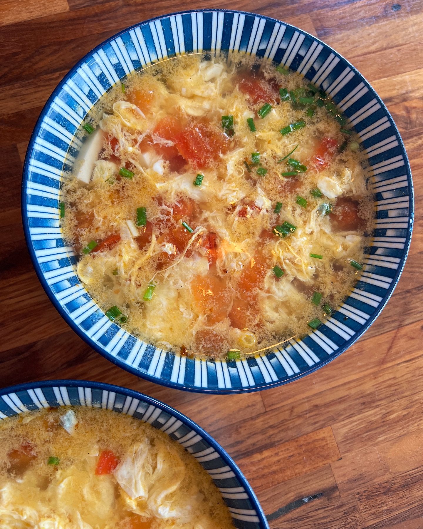 The appetizers are just the beginning…🍅
Our new summer menu is officially live — fresh dishes, bold flavors, and a few surprises. We’re currently working on capturing each one for you and will be posting them in the coming days!
Also in the works:
– a brand-new wine list
– an exciting cocktail card
Both coming soon!:)
We’ve added several new machines to the kitchen these months — including an induction stove and a heat-exchange ventilation system — bringing it to a truly modern standard. That means: even more possibilities to create and refine what we serve🤩
And while that all sounds big… don’t forget:
We’re still a family team, doing this with love — and as a passion project🤍
P.S. Our garden is open and looking stunning this season. We’ll try to share more glimpses of it too🌻
Stay tuned!
Your BUND 39 Team✌️