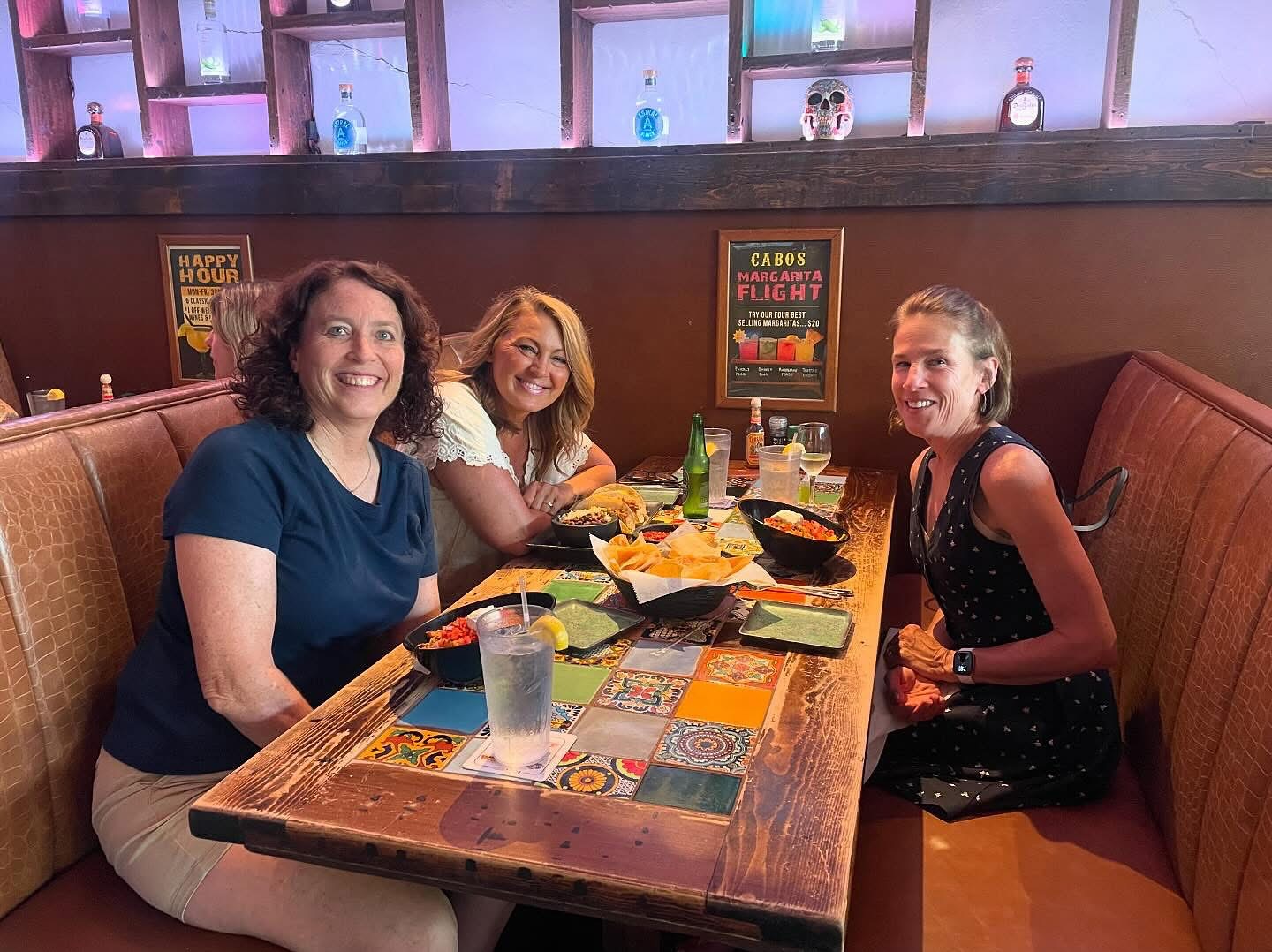 We’re all smiles this Wednesday at Cabos Cantina! 🌮🍹
Join us for our Nacho Average Wednesday deal and enjoy FREE Nachos with the purchase of any Margarita Pitcher! Or 1/2 off Nachos with ANY handcrafted Margarita!
PLUS, we’re celebrating Florida Whiskey Day with $10 Bulleit Old Fashioneds — all day long!
.
.
.
.
#Nachos #Margaritas #FortMyers #SWFLFoodies #DowntownFortMyers #caboscantina
📸: Patti Geml