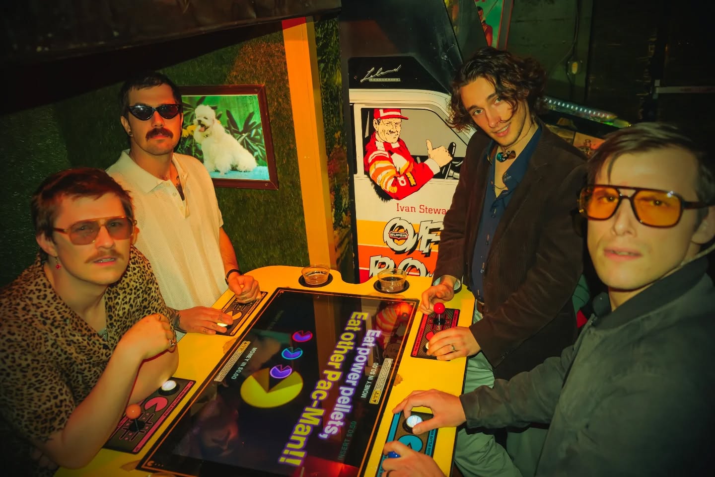 SUPRISE! We were offered a super sick gig supporting the great @artdeccomusic at the Shakedown! No way we could pass that up. Come see us support this indie legend Thursday May 29th at the @shakedownbham
Doors 8:30
Checker Bloom 9:00
Art d'Ecco 10:00
Mark that calendar 🏁🌸
Photos by the great @wideahayproductions