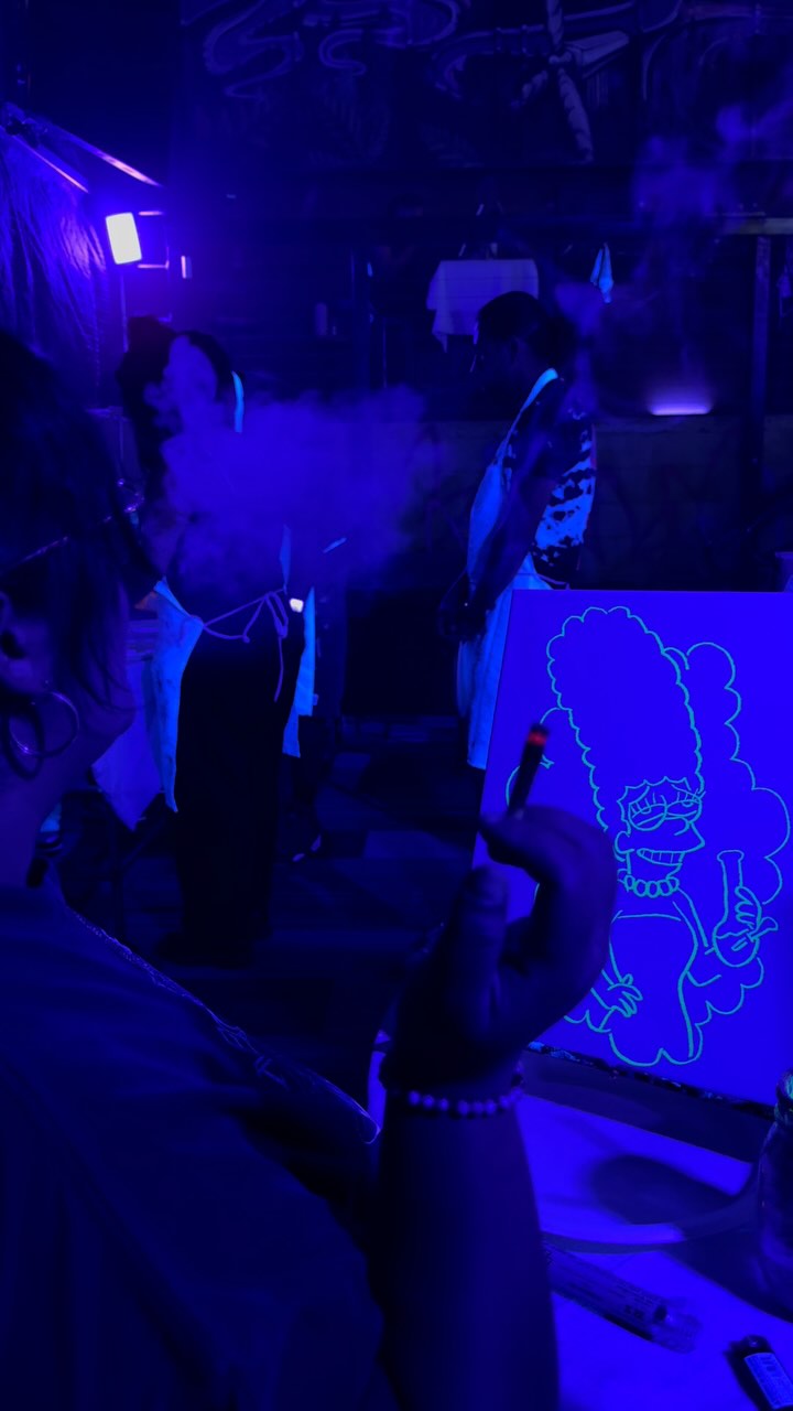 Big thanks to everyone who came through to our Neon Puff Puff Paint Night at @atomiclablounge 💨
🎨 The vibes were right, the art was flowing, and DJ @sikroy_esrey had us groovin’ all night 🎶 ✨
Grateful for the good energy and creative souls that showed up.
Until next time 💫
#PuffPuffPaint #ChillVibesOnly #AtomicLabLounge #NeonNights