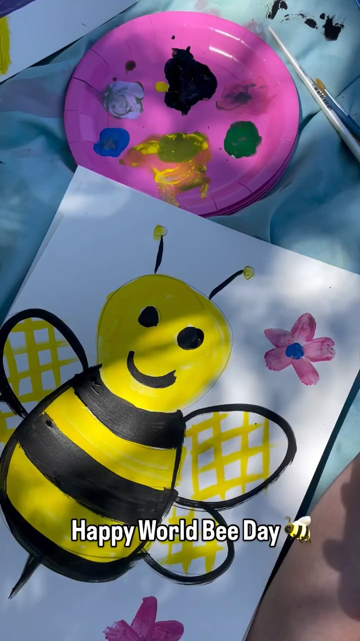 #worldbeeday #savethebees #natureart #homeschool #arizonaliving #kidsart