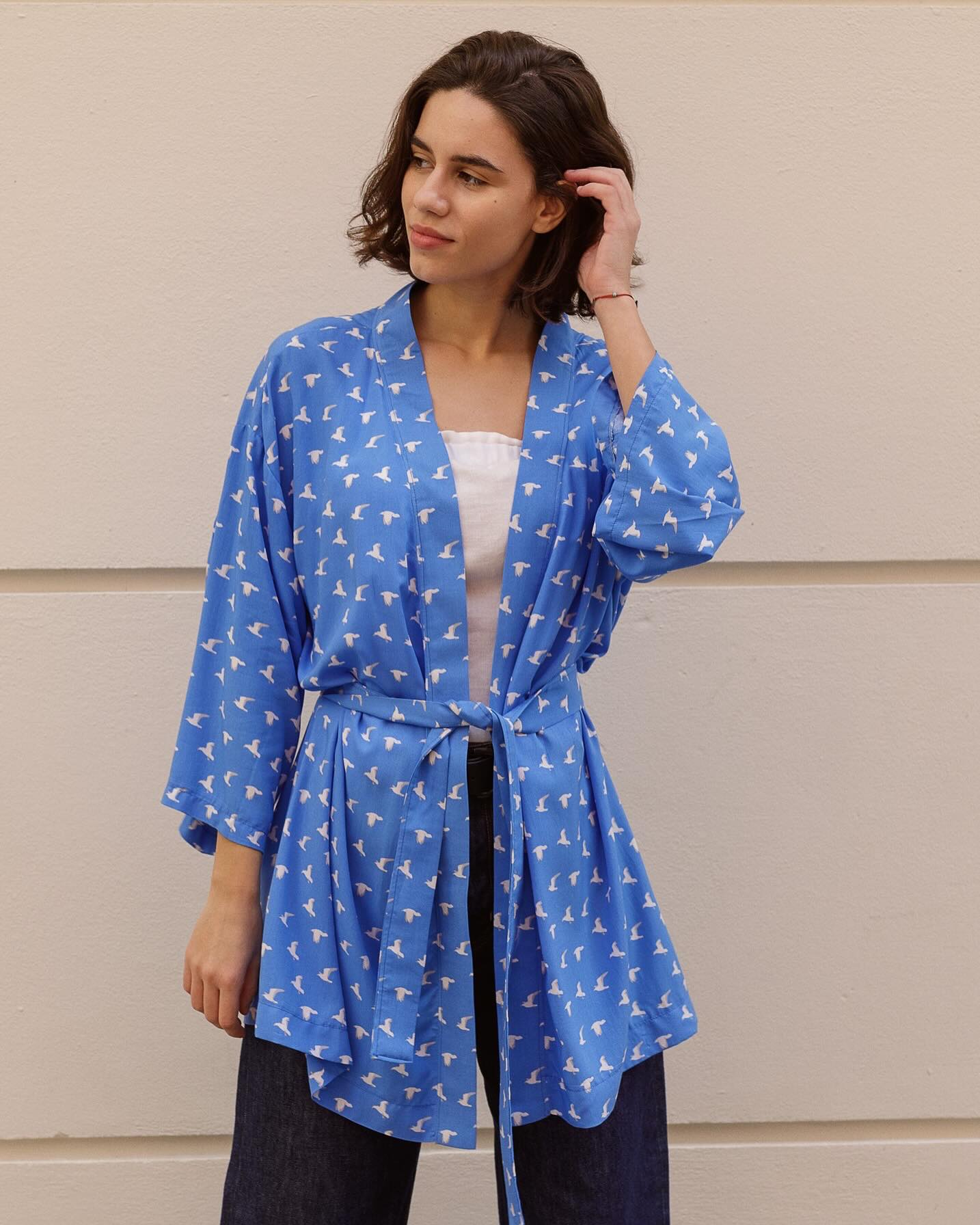 It’s a Spring cloudy day here in Athens :) Perfect time to put on a robe style top, sewn up in viscose quality.
Pattern: #TANIAROBE
.
The contemporary, yet timeless robe pattern has oversized loose fit with dropped shoulders & square sleeves. This staple pattern has a million ways to be styled up depending on the fabric you’ll choose to sew it. It can be made in a fun print for an awesome casual style, an ethnic one for a boho look or a solid color to go with everything. It goes with your favorite jeans, with short skirts, with shorts, even with your swimwear!
.
#sewing #sewingpatterns #sustainablesewing