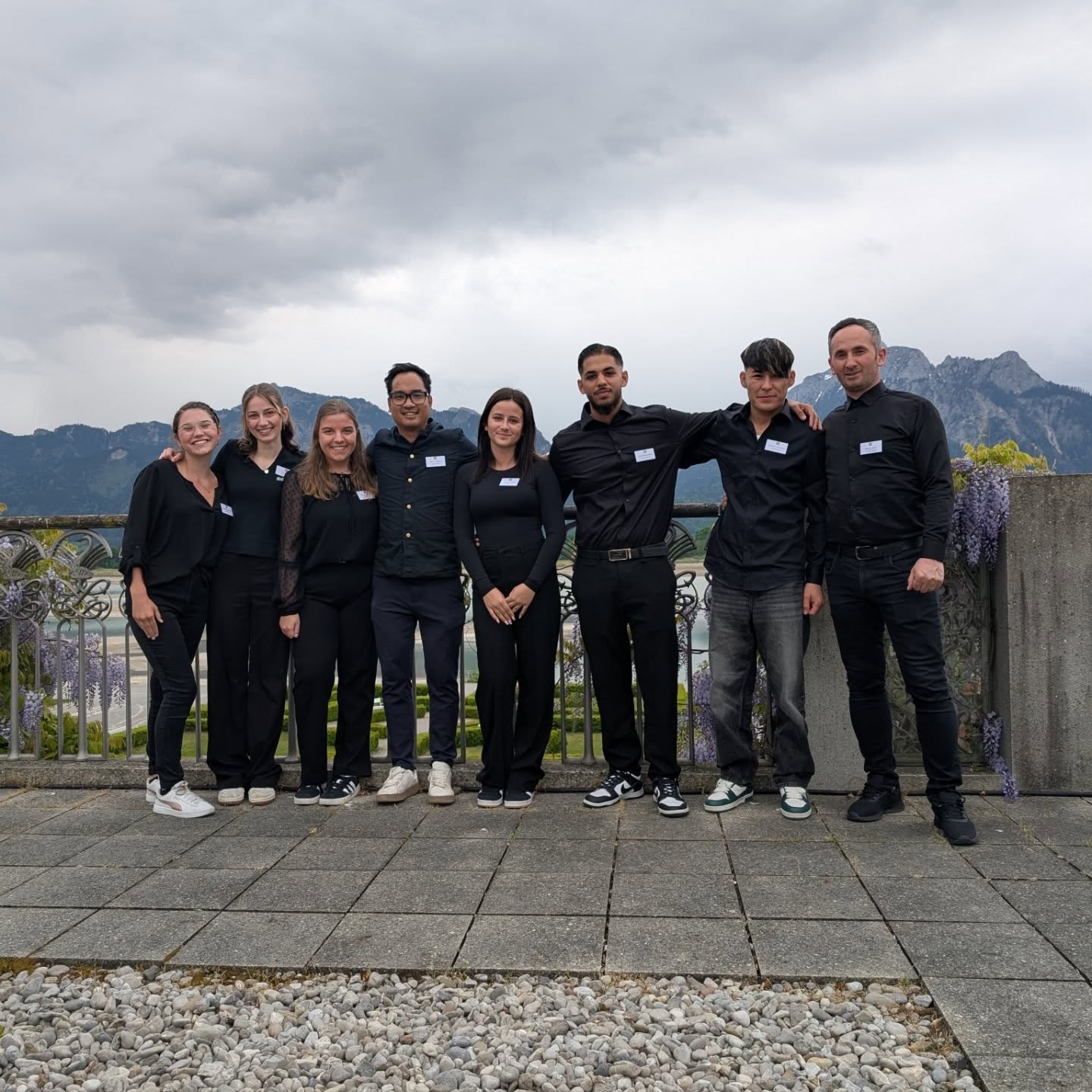 Königswirt goes Festspielhaus Neuschwanstein! ✨ Wir sind stolz, die Saisonpremiere und 25 Jahre großartige Kultur an dieser Traumlocation am Forggensee gastronomisch zu begleiten. Sogar der Minister feiert mit! 🥂 #Neuschwanstein #Festspielhaus #Königswirt #BayerischeKultur #Jubiläum #gastronomie