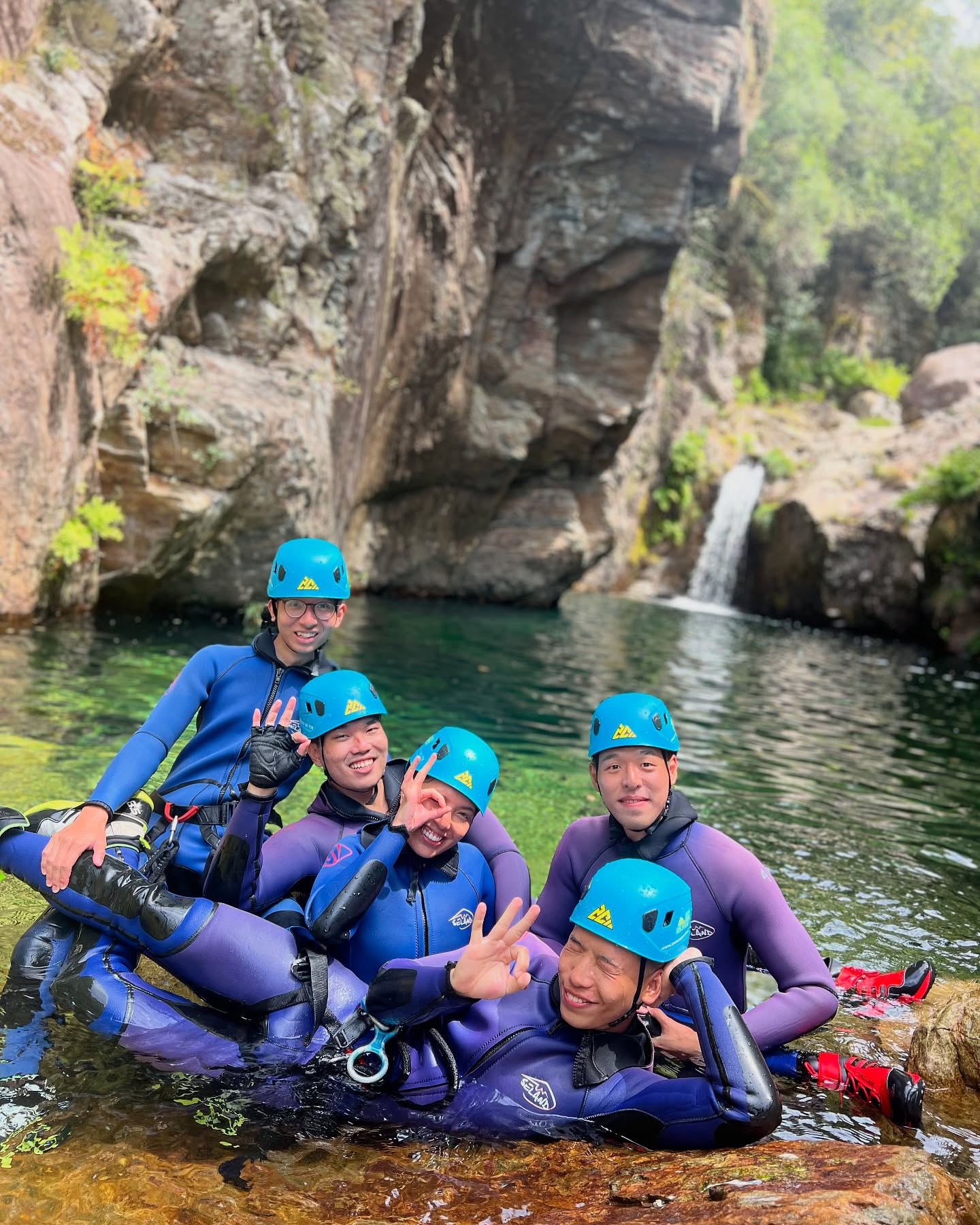 Sem limites, sem fronteiras 🌍🔥
Uma aventura que cria memórias!🤍
#canyoning #cascatasdeportugal #rapel #adventureportugal