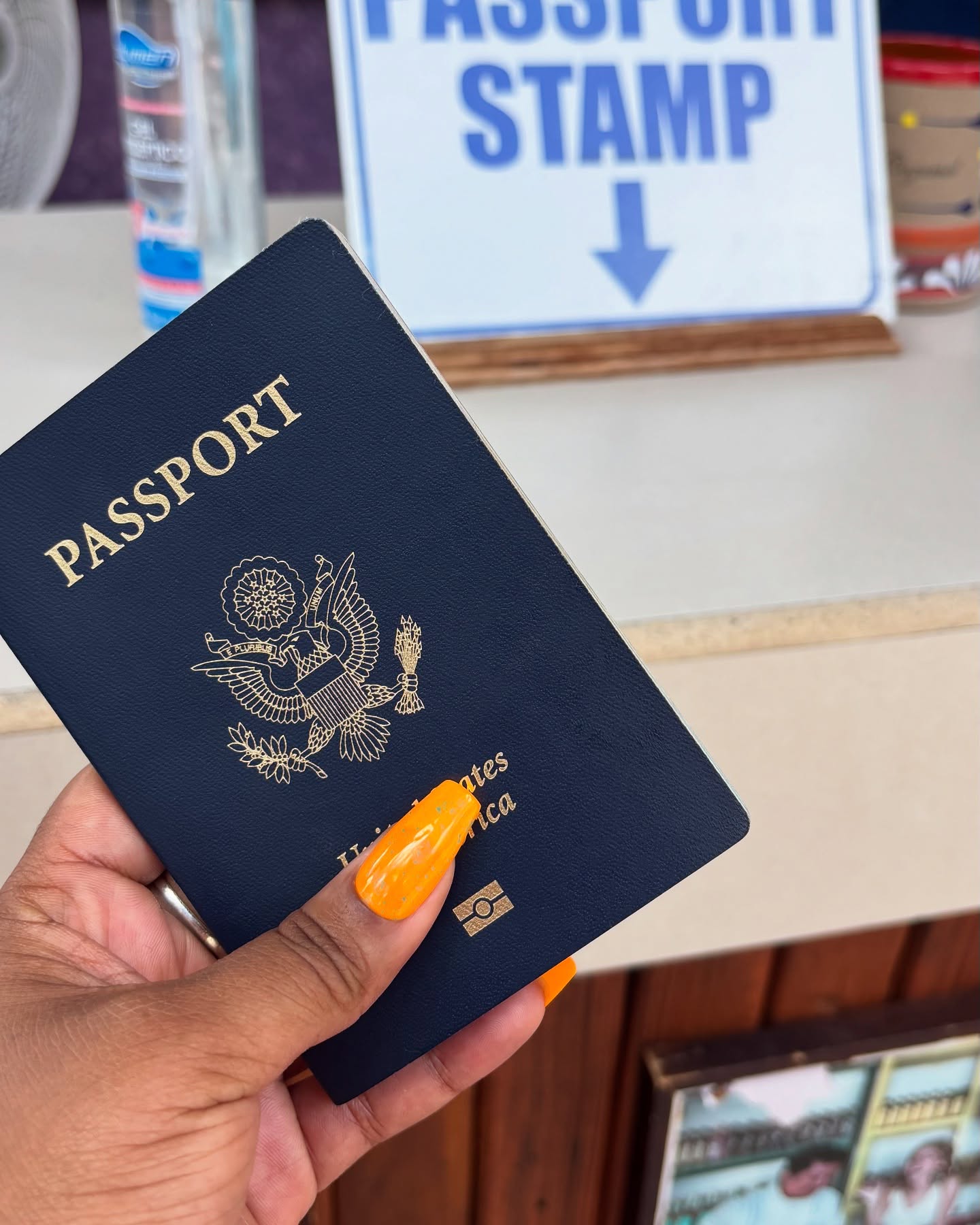 My passport got its 8th and 9th stamp in Mexico! Where will I get the 10th? 🤔
Talk to me: Where is your last stamp from & how many do you have?