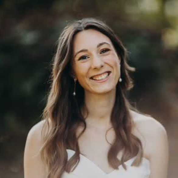 ✨ Bridal Glow ✨
Für diesen besonderen Tag durfte ich meine Braut mit einem natürlichen, eleganten Look begleiten – dezent, strahlend und einfach sie selbst. 🤍
Solche Momente erinnern mich immer wieder daran, warum ich diesen Beruf liebe.🧡
#bridalmakeup #bridalstyling #brautstyling #naturalbridelook #weddingvibes #glowup #weddingstylist #makeupartist#brautstylingchiemgau