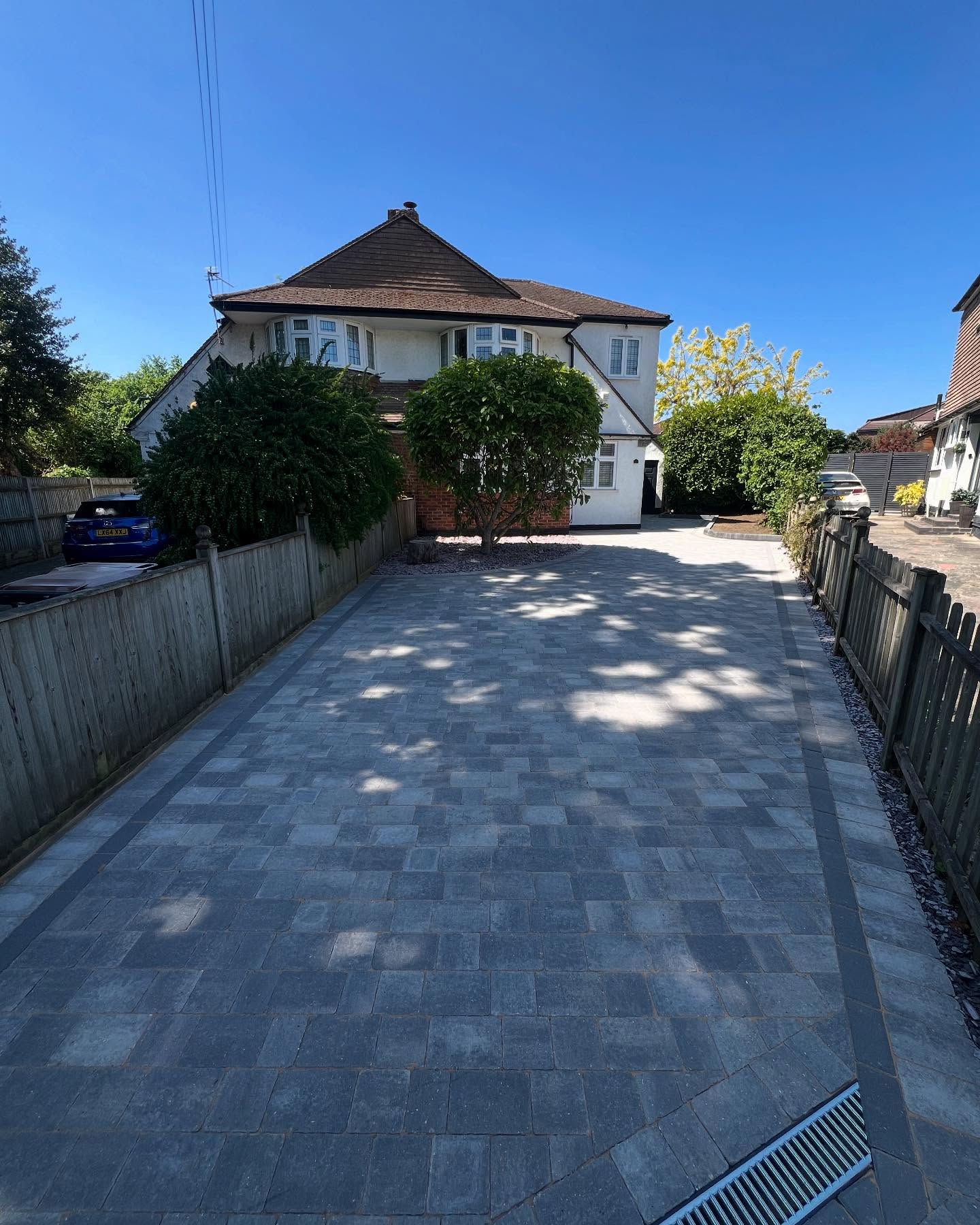Alpha trio block paving (silver haze)
