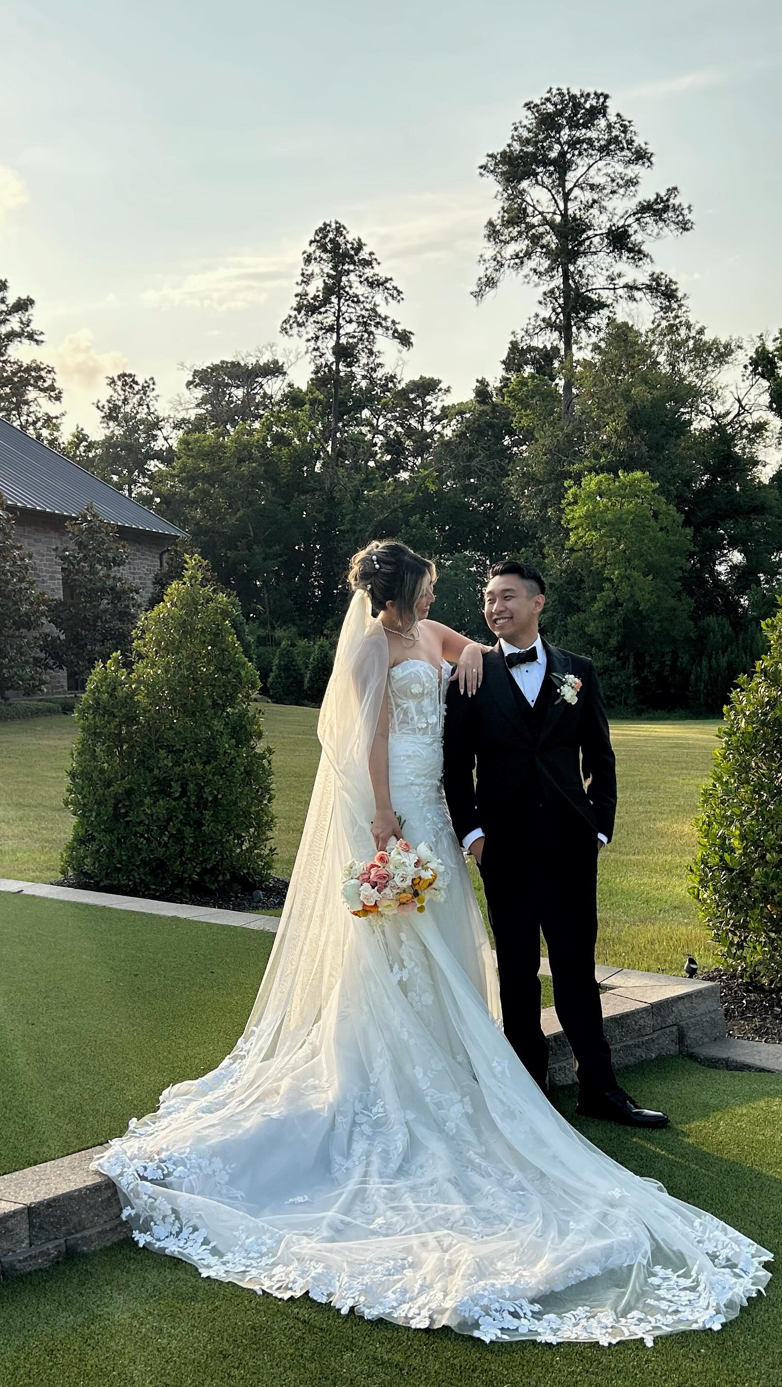 Cheers to the Huas! ✨