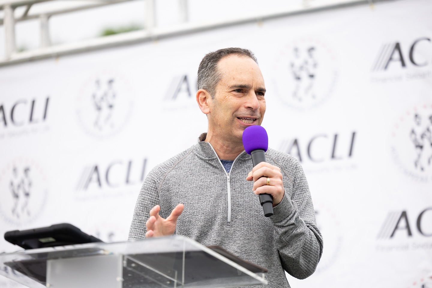 First time at the ACLI Capital Challenge, an event that’s been going strong since 1981. Teams from the three branches of the federal government and the Washington press corps all showed up for the competition and camaraderie, helping to raise $225K for @juniorachievementusa. Honored to be part of it and to bring some fun to the mic.
Someone from the team said: *“We’ve received a lot of feedback this year about the incredible energy of the race... and that’s in no small part thanks to your AMAZING announcing.” Gosh, that makes me feel good.
Enjoyed meeting @keiradamato who was on hand to inspire the runners, present awards and add to the spirit of the day. Great working with the ACLI team and @delmoeliteevents -thanks for all the support.