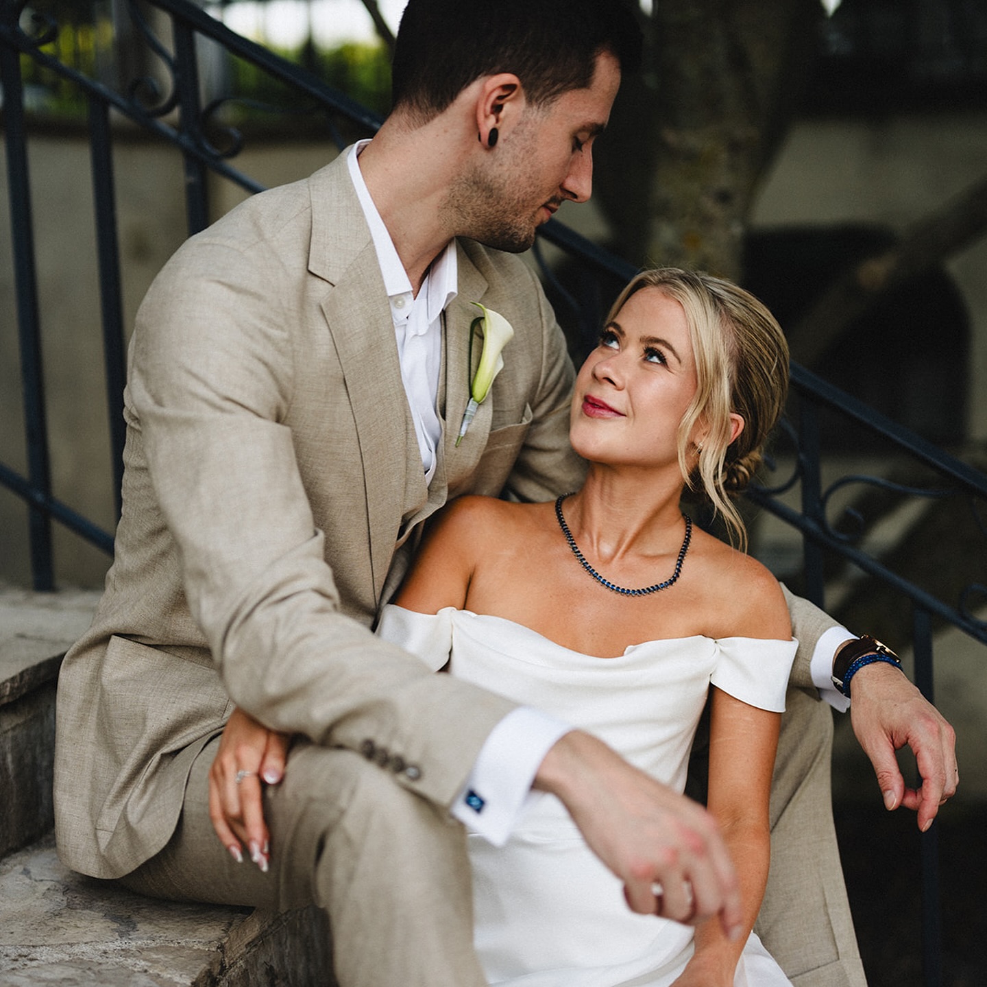 ✨CHEERS TO LOVE! 💍 🤍✨
—————————————————
Makeup for the beautiful bride + wedding party by Irene @colourationsmakeup
Hair for the beautiful bride + wedding party by Courtney for @colourationsmakeup
Photography by @josh.sauer
Venue @waupoosestateswinery
—————————————————
SHARE with a future Bride + SAVE for inspiration! ✨
Looking for an artist who can bring out your natural beauty, effortlessly?
➡️ DM or click the link in the BIO to book! 📩
——————————————-
KINGSTON, Prince Edward County, 1000 islands + Surrounding area✨
➡️ BOOKING FOR 2025 + 2026! ⬅️
To avoid disappointment, book your wedding/special event makeup now! 💖
#colourationsmakeup
www.colourations.ca
Fb: www.facebook.com/colourationsmakeup
Luxury wedding makeup and hair
Kingston Ontario makeup artist
Kingston Ontario hairstylist
Prince Edward County makeup artist
Prince Edward County hairstylist
1000 islands makeup artist
Quinte West Ontario makeup artist
Eastern Ontario makeup artist
Ottawa makeup artist
Kingston Ontario airbrush makeup artist
Prince Edward county airbrush makeup artist
Soft glam makeup, natural bridal makeup, flawless natural bridal beauty, bridal makeup and hair, flawless airbrush makeup, wedding party makeup and hair, kingston wedding vendors, prince Edward county wedding vendors, 1000 islands wedding vendors, bridal makeup inspiration, wedding makeup inspiration, wedding hair, wedding makeup