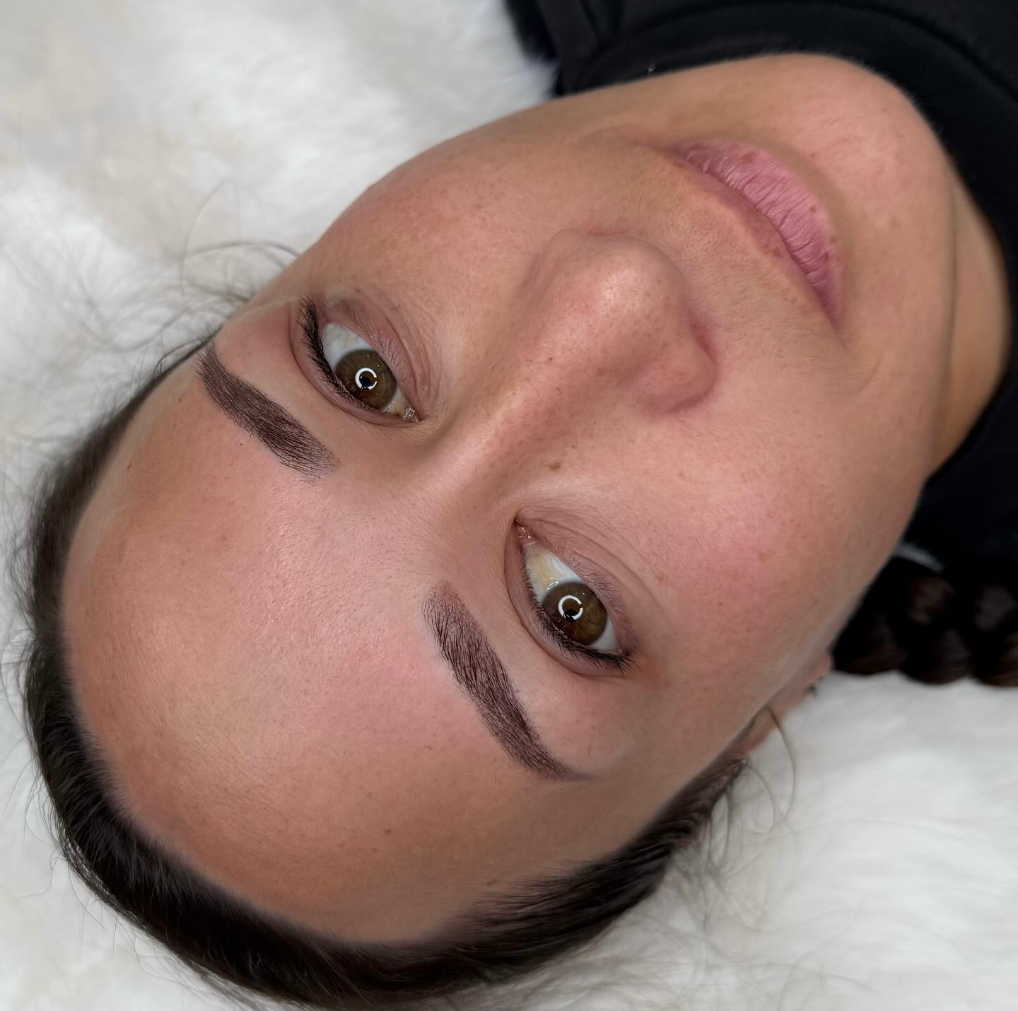 Ombré cosmetic tattoo brows,
Looking soft & fluffy 💭
#cosmetictattoo #ombrebrows #spmu #beautynz #embellir