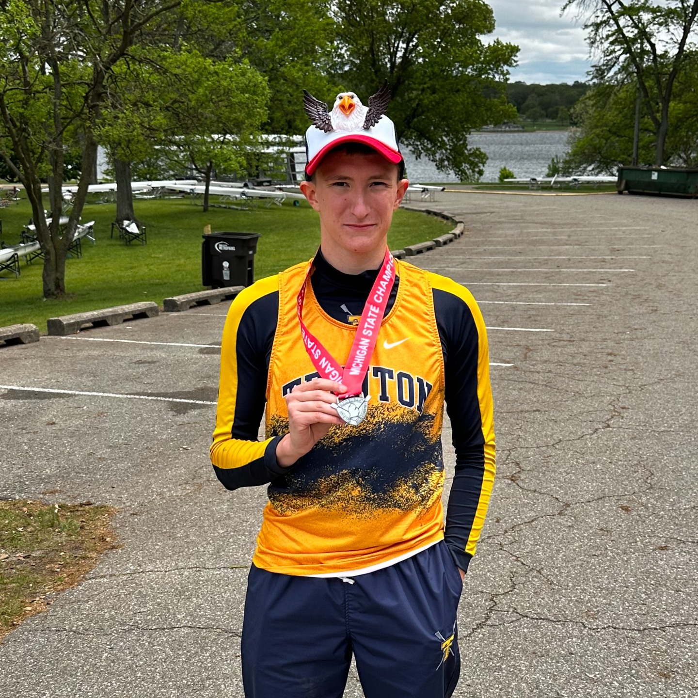 Congratulations to Jacob Koralweski on placing 2nd place in the MV1x at the Michigan State Championship! Such a massive accomplishment from a skilled oarsmen, way to row the rough!