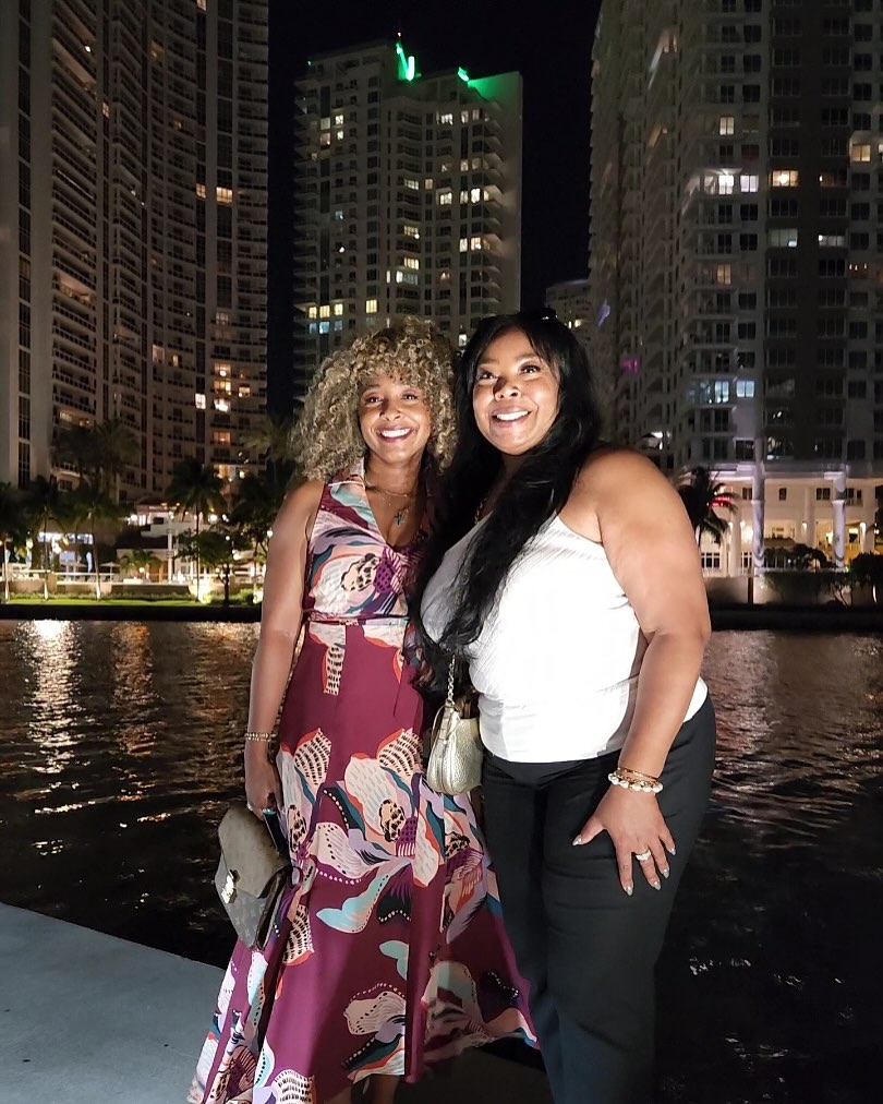 I am so grateful to have finally met with, in person, my agent and team with @emboldenmediagroup for the first time. It was amazing to meet with these two ladies who have been a strong source of support and encouragement for me the last couple years. I look forward to all the magic we will create together, in Jesus name 🙌🏾💕