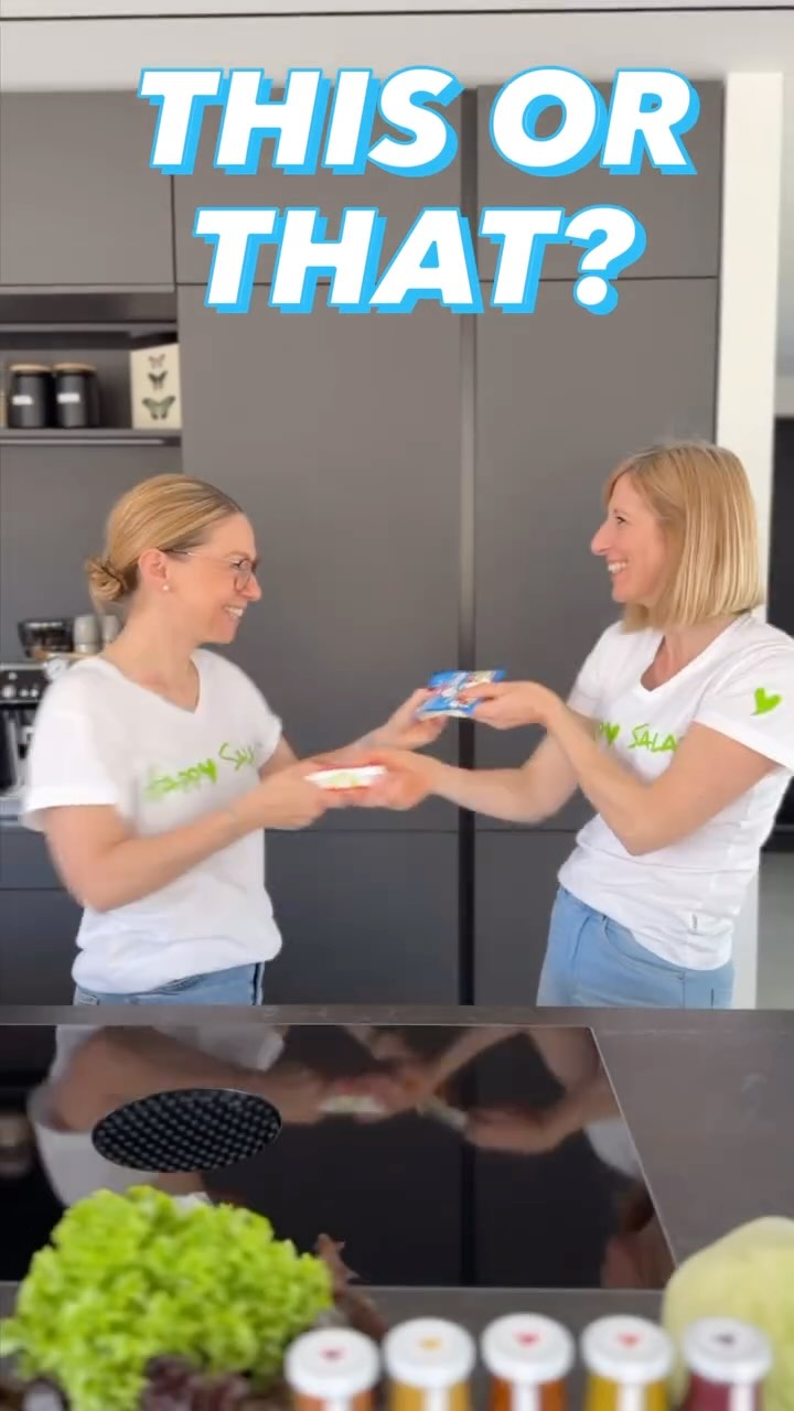 Ziegenkäse – frech & wild? Oder doch lieber sanfter Schafskäse-Vibe? This or That – was bist du? Schreib‘s in die Kommentare!
#happysalad#ThisOrThat #FoodChoice #SchafskäseVsZiegenkäse #TeamZiege #TeamSchaf #Käseliebe