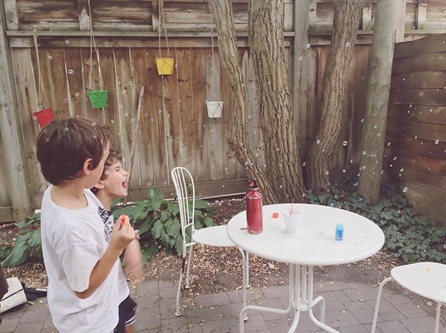 🖐️ Raise your hand if your 4-year-old can blow bubbles 🫧
Guess what? They might be more ready to play the flute than you think. FlutePlay is all about matching everyday childhood skills to musical success. 🎶 Let’s break it down 👇
🫧 Blowing bubbles = breath control
When your little one gently blows through a wand to make bubbles, they’re learning:
✔️ How to shape their mouth
✔️ How to control airflow
✔️ How to sustain a gentle stream of air
That’s flute playing 101! 🎵
🎯 When we start little flutists, we focus on:
✔️ What your child can already do
✔️ How they naturally explore sound
✔️ Fun, bite-sized wins that build confidence
We don’t wait for “perfect.” We build from possible.
👧 “Too young for flute”? Not anymore.
If they can blow bubbles, birthday candles, feathers, or a pinwheel…They can learn to make a joyful sound on a Nuvo TooT or a fife. (And they’ll love every minute of it.)
Ready to turn bubble power into musical power? DM me for a free starter tip sheet for parents of little flutists. 💌
.
.
.
#FlutePlay #FluteTeacher #FluteCommunity #LittleFlutesCommunity #FlutistsOfInstagram #MusicEducation #TeacherLife #FluteTeaching #FlutePedagogy #FluteLove #MusicTeacherSupport #AllThingsLittleFlutes #LittleFluteRevolution #MusicFamily #MusicMama #MusicDad