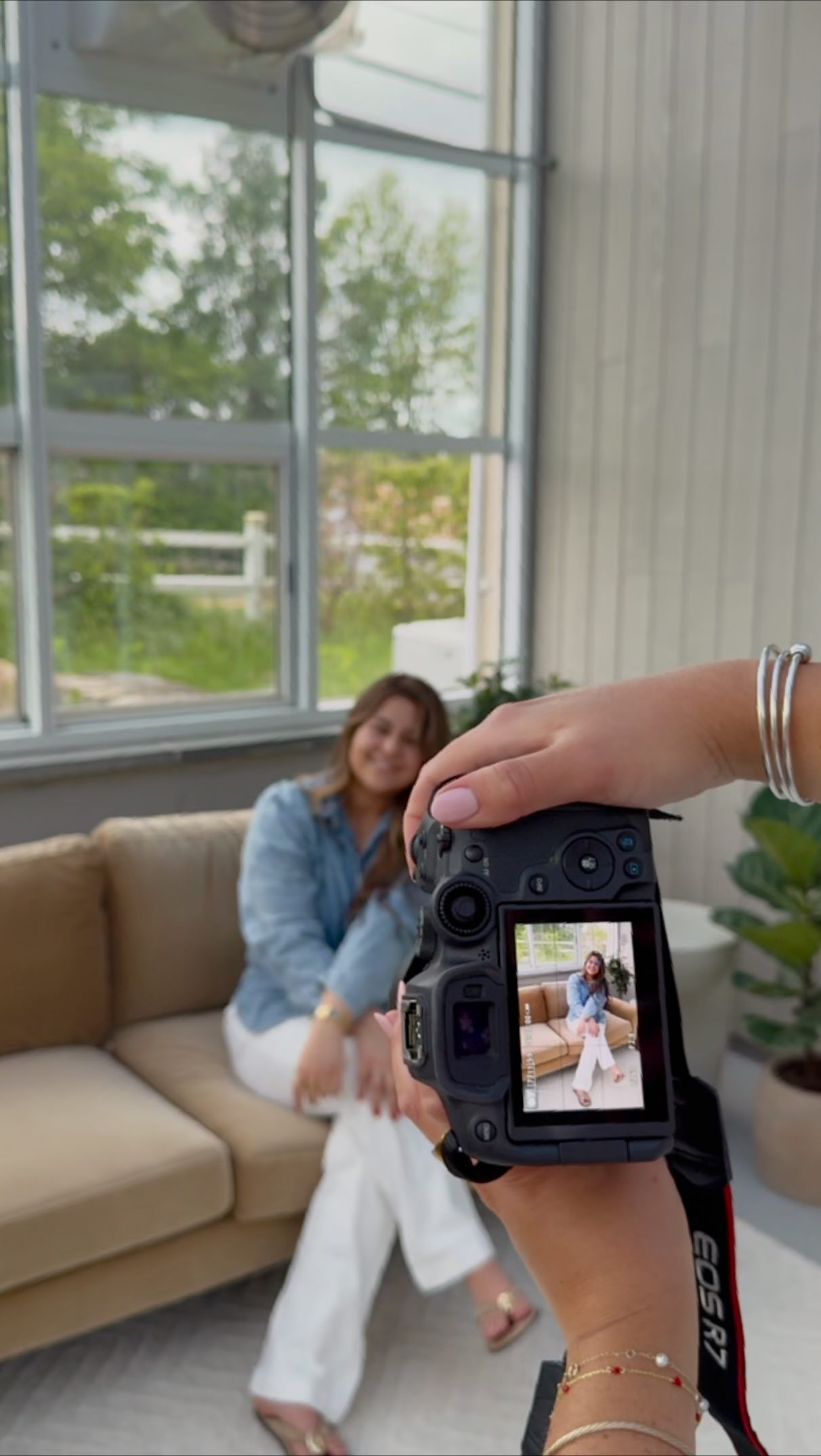 Some behind the scenes from today! 📸
.
.
.
#photography #connecticutphotographer #girlboss