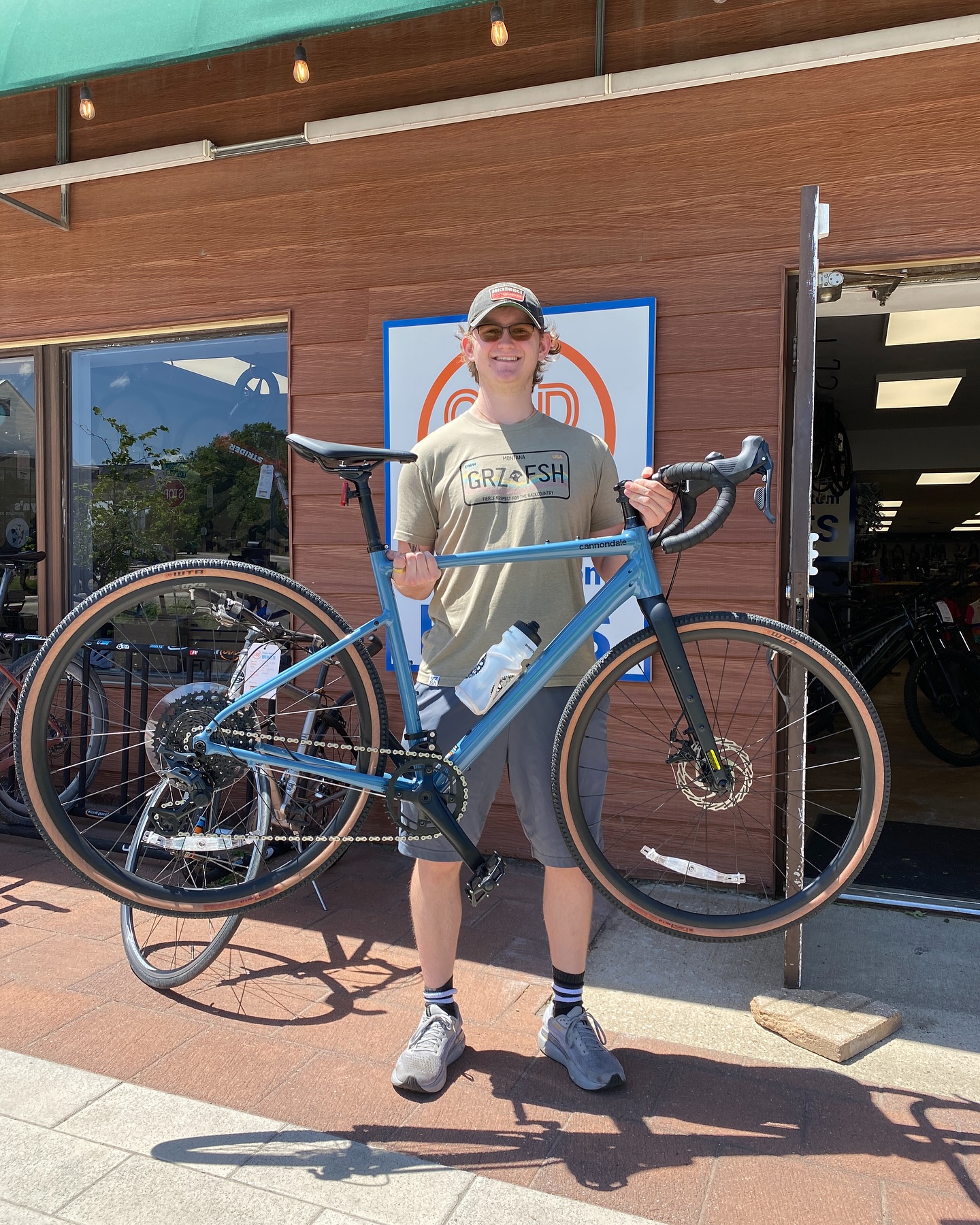 Springin’ through May with another #newbikeday post for y’all! Hope y’all are enjoying Spring and Bike Month. We sure are!
.
.
.
.
#sugarbottombikes #sugarbottom #northliberty #northlibertyiowa #coralville #coralvilleiowa #cedarrapids #cedarrapidsiowa #iowacity #iowacityiowa #solon #soloniowa #iowabike #iowacycling #bikeiowa #bikeiowacity #onlyiniowa