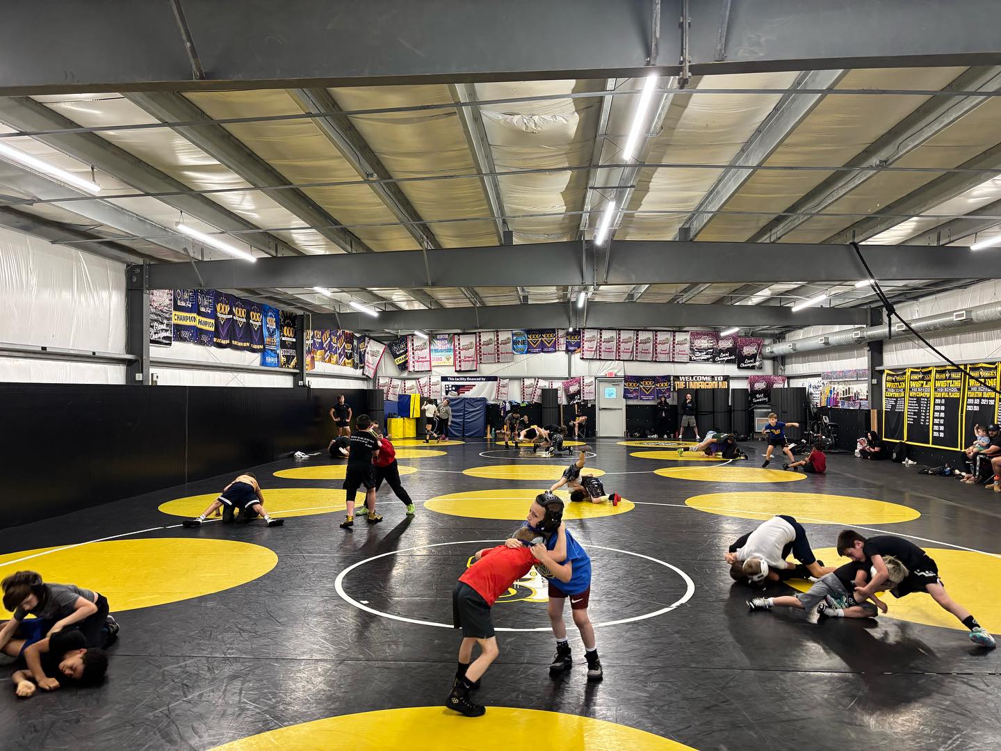 You’re on deck. Are you ready? ⏭🆙🤼♂️
OMP WEEKLY PRACTICE SCHEDULE!
Sundays 11am-12:30pm Youth/MS
12:30pm-2pm MS/High School
Mondays 6:30pm-8pm Youth/MS/High School
Wednesdays 6:30pm-8pm Youth/MS/High School
Thursdays 6:30pm-8pm Youth/MS/High School