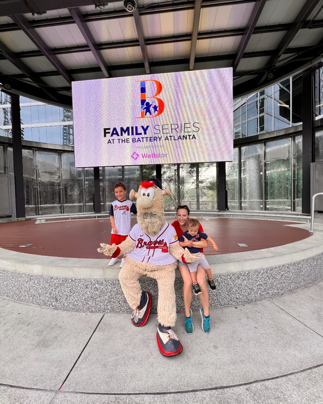 Looking for FREE exciting, educational events for your kids this summer? The Wellstar Family Series offers a full lineup of family-friendly activities for all ages, all summer long on the Plaza Green here at The Battery Atlanta.
Series includes:
- Sports clinics
- Hands-on STEAM activities
- Two hours free parking
- Free admission
Most events require registration—click the link in our bio to read our blog to learn more and sign up now!