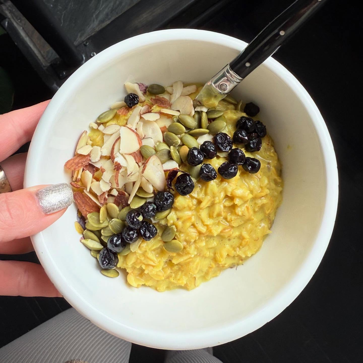 Somethingās been simmering. šæ
This offering has been slowly brewing in the backgroundā
shaped by years of care, countless pots of porridge / kitchari, and the many mamas who welcomed me into their sacred window of healing.
Now itās official.
⨠Iām offering Ayurvedic postpartum supportācentered on nourishment, healing, and real-deal care for the mother.
Summer + fall bookings are open. Virtual offerings available! Spread the word š.
#AyurvedicPostpartum #NourishTheMother #HolisticPostpartumCare #SacredWindowSupport #AyurvedaInPractice #postpartumwellness #firstfortydays #doula #postpartumdoula #postpartumjourney #fourthtrimester