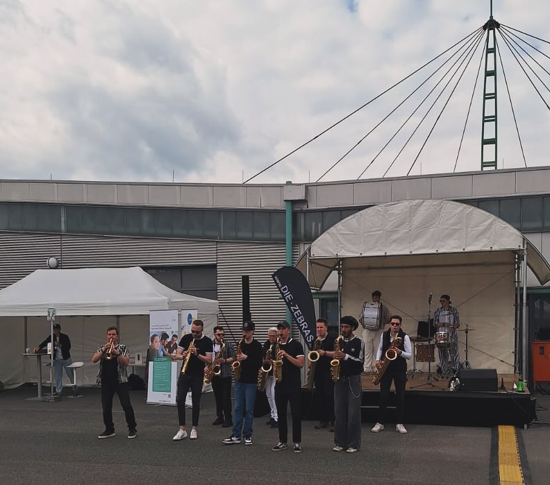 18.5.2025: Panoramaradwegfest Velbert 🚴♂️
Schon im zweiten Jahr mit Musikalischer Unterstützung der ZEBRAS 🦓🎉