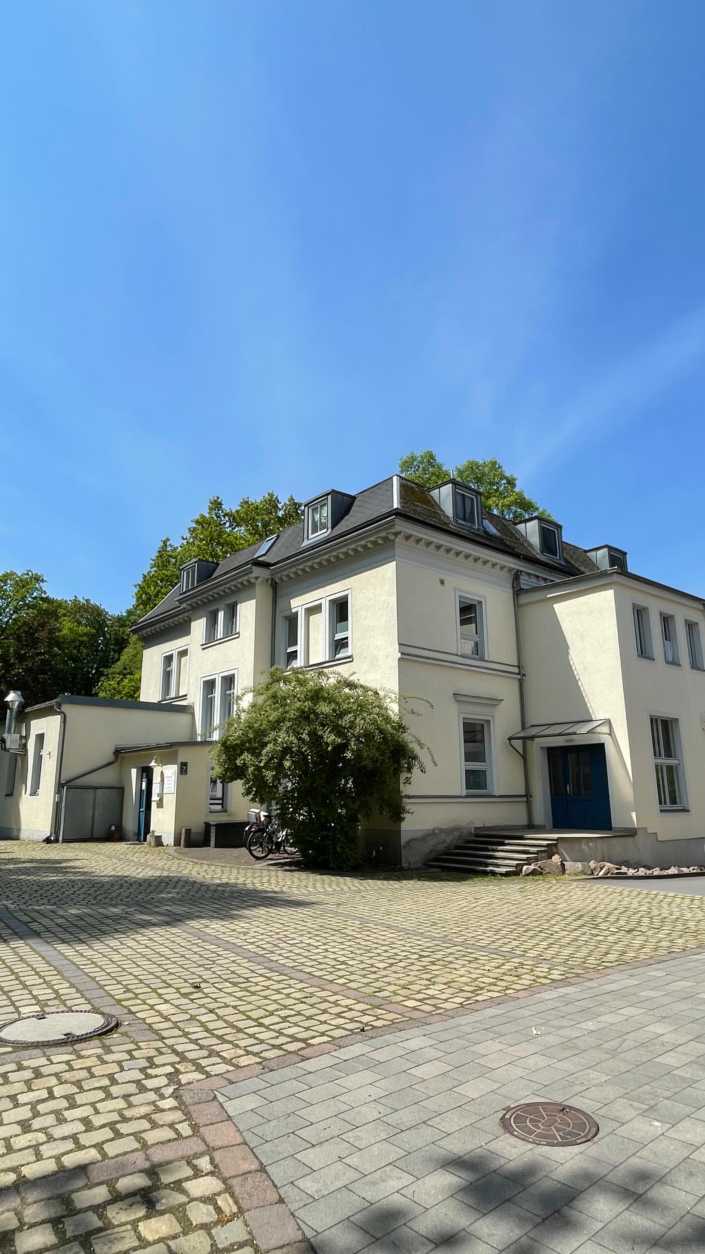 Practical work day at our base ☀️