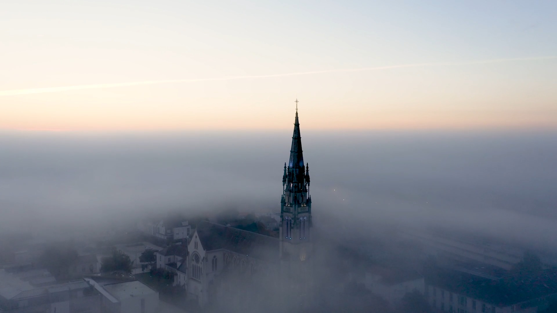 Et si elles revenaient…
@villedevertou
©@phenix.studio
#exposition #vertou #michelbassompierre #art