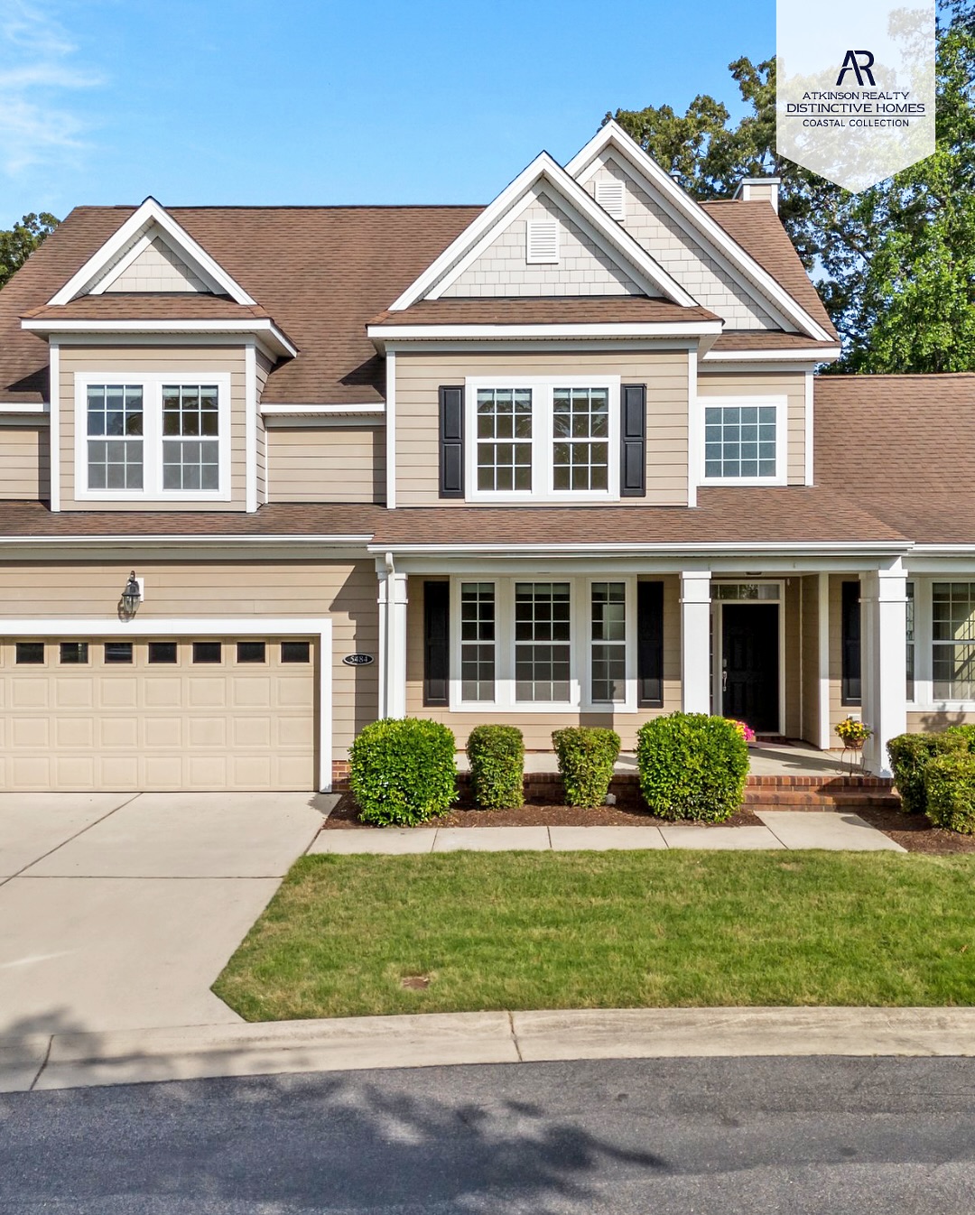 5484 Memorial Drive 🤝 Memorial Day Weekend
This Sajo Farm stunner is HOT TO GO and we know a lucky buyer will scoop it up in record time.
5 🛌 | 4 🛁 | 3,725 sq ft
Offered at $799,900 | Listed by @iknowpage