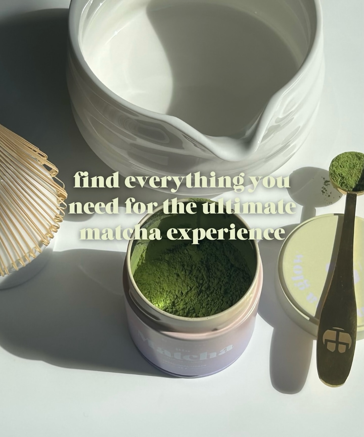 Für deinen perfekten Matcha-Moment: Bei uns findest du alles, was du brauchst – von hochwertigem Pulver bis zum stylischen Zubehör. Let’s matcha! 🍵